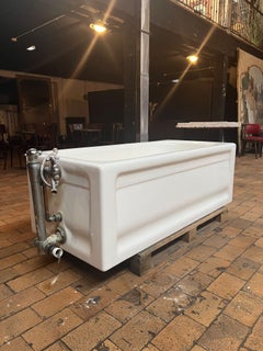 Art Deco Porcelain Bathtub, circa 1930