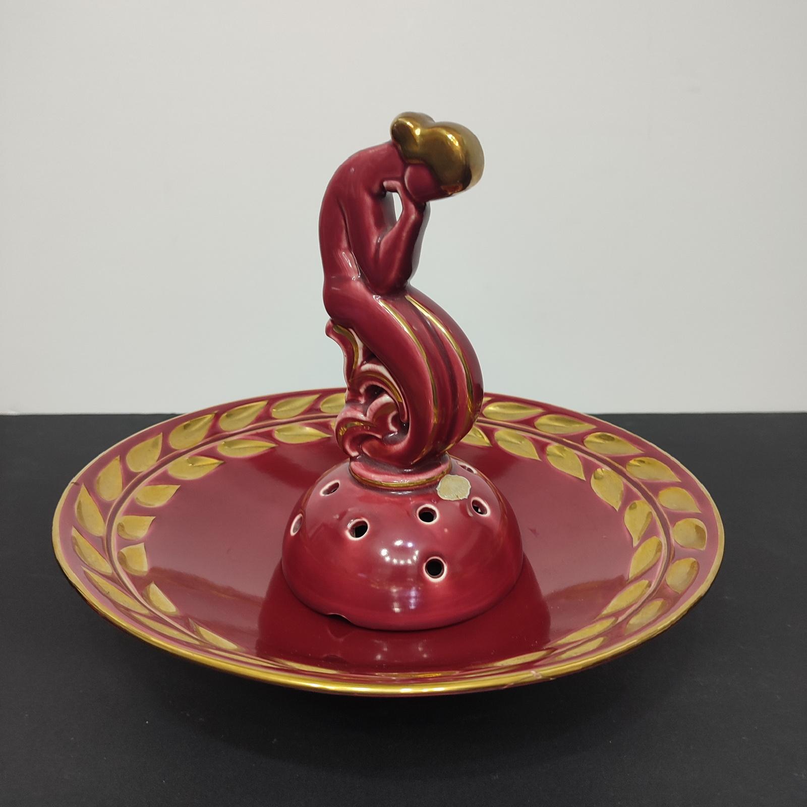 Suédois Bol et stand de fleurs en porcelaine Art Déco, rouge rubis, Arthur Percy pour Gefle en vente