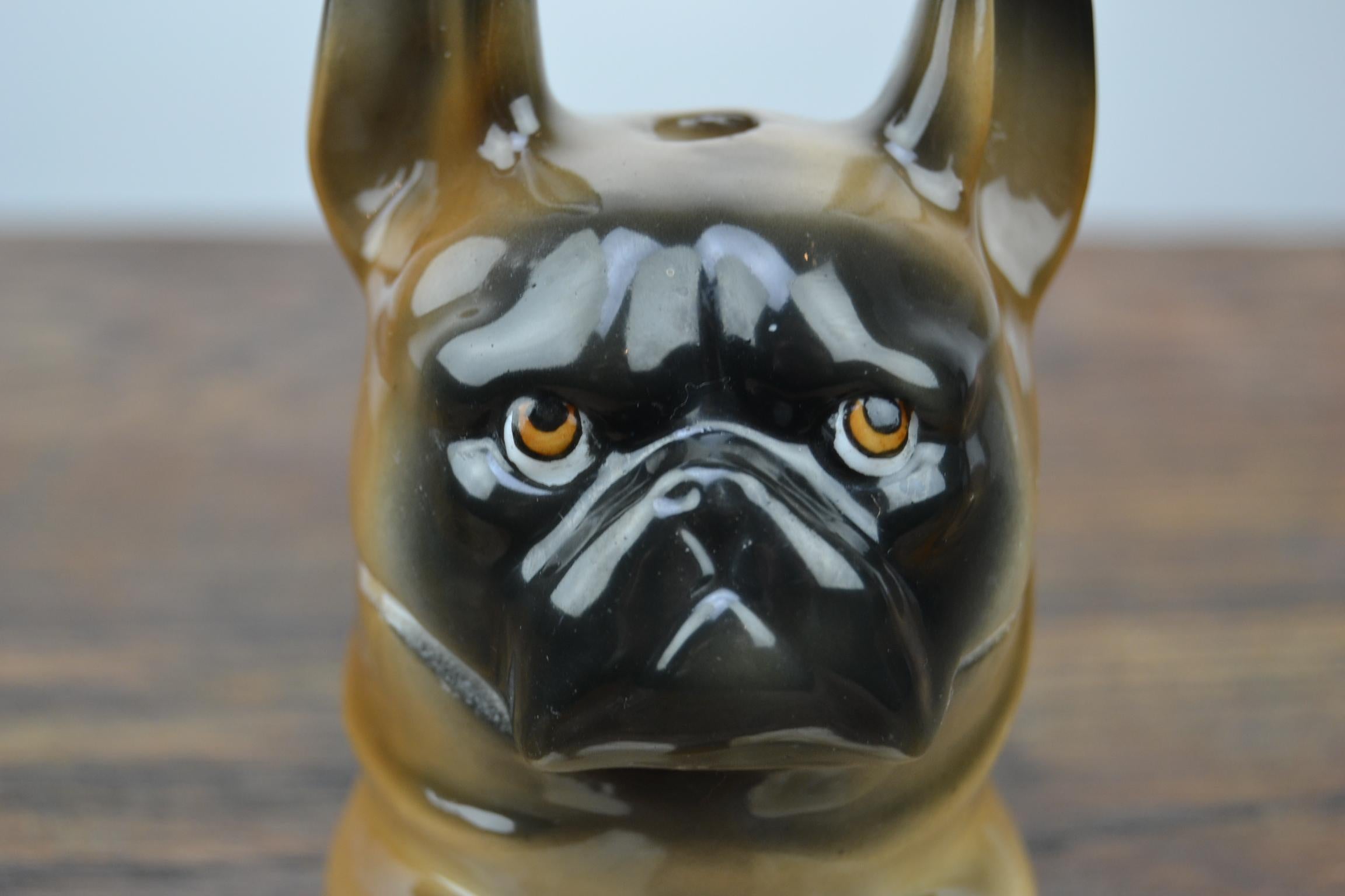 Who doens't want to have this cutie on his desk?
A porcelain French Bulldog Inkwell - Frenchie Statue.
This Animal Inkwell - Dog Inkwell is a brown with black dog, speaking big tri- colored eyes and two long ears.
This dog figurine - animal