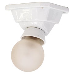Lampada da soffitto o da parete in porcellana Art Deco della Bauhaus Germania degli anni '20 circa