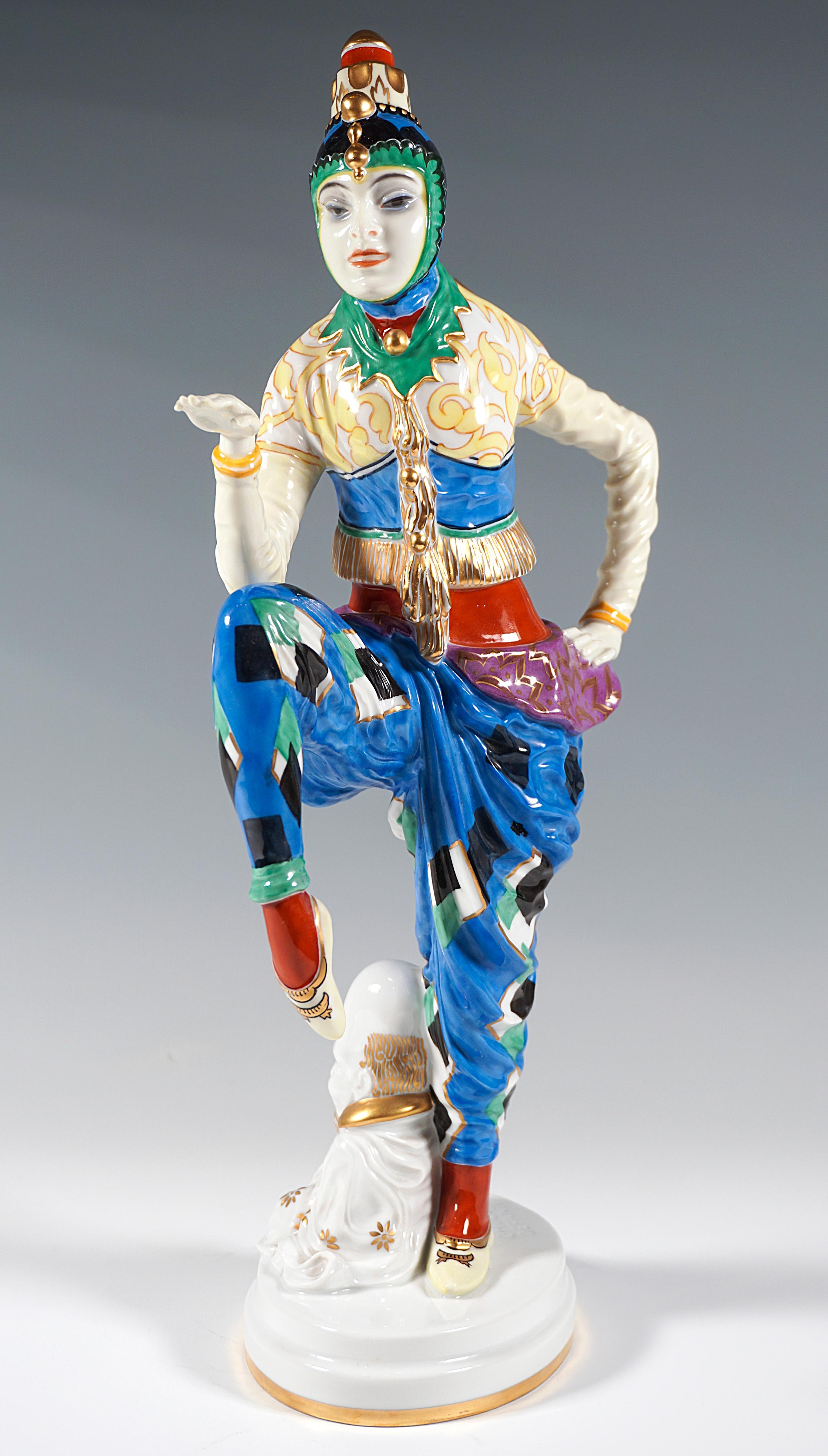 Art Déco Porcelain Figure Korean Dance by C. Holzer-Defanti Rosenthal Germany In Good Condition For Sale In Vienna, AT