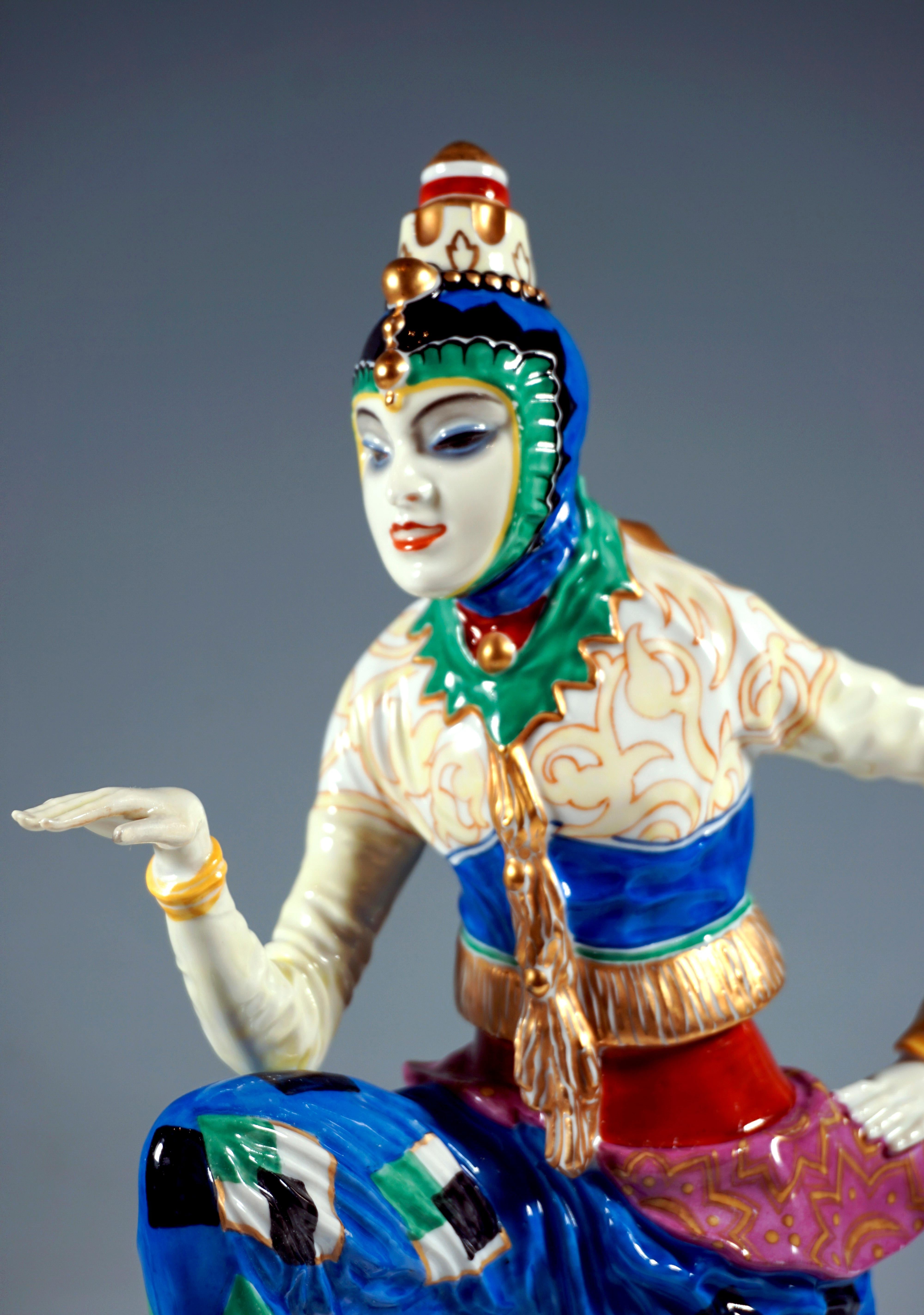 Early 20th Century Art Déco Porcelain Figure 'Korean Dance' by C. Holzer-Defanti, Rosenthal Germany