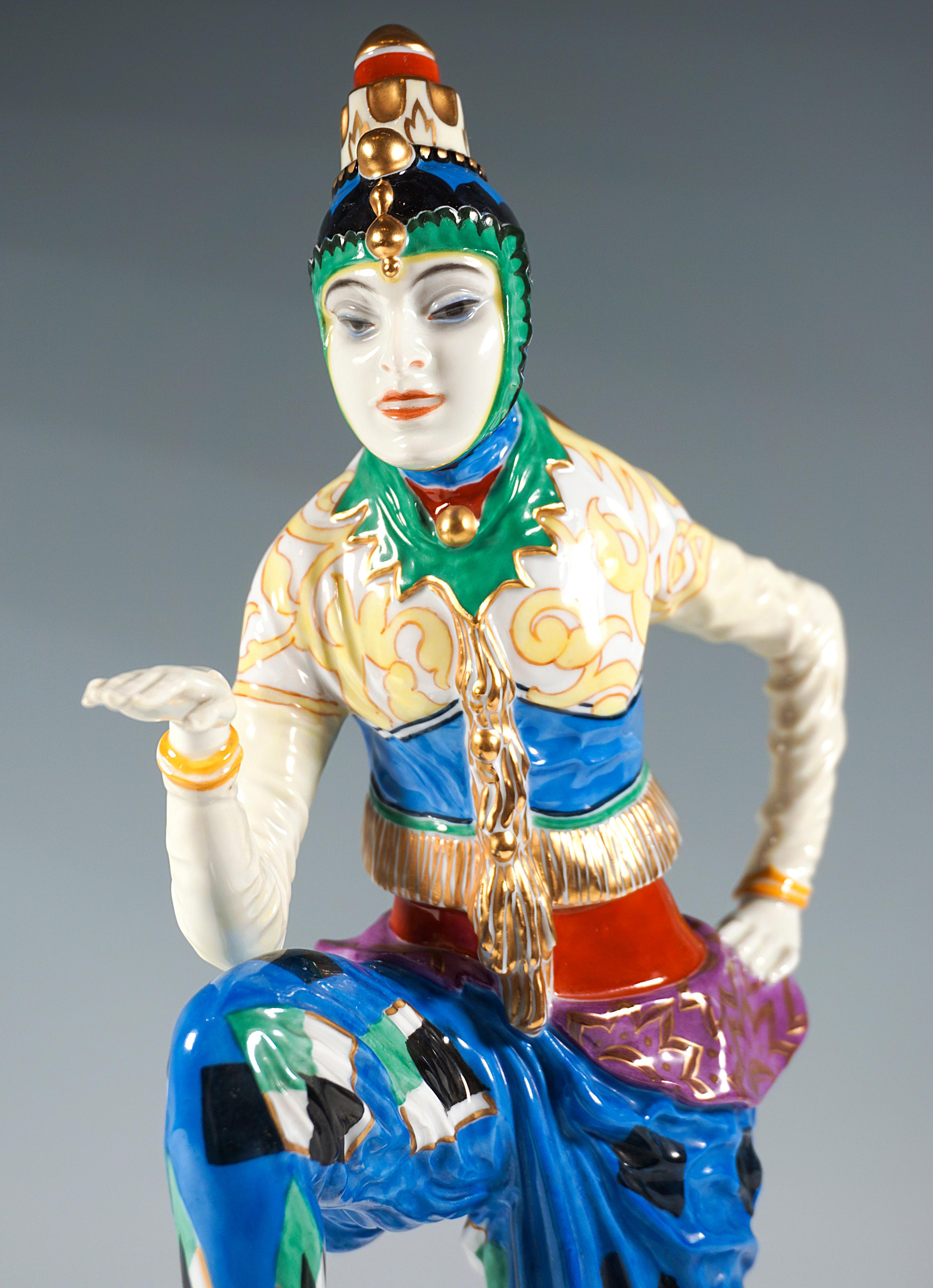 Early 20th Century Art Déco Porcelain Figure Korean Dance by C. Holzer-Defanti Rosenthal Germany For Sale