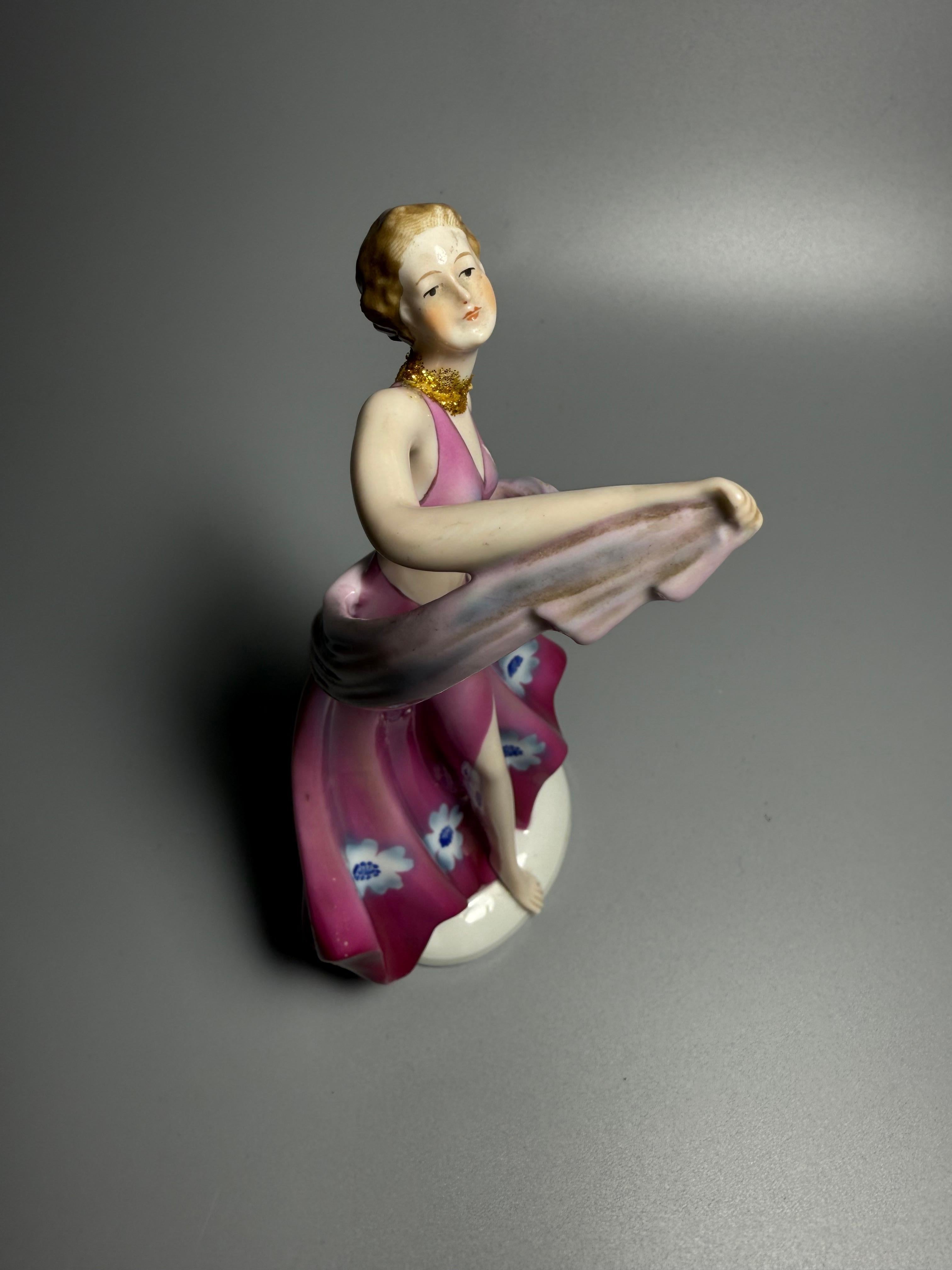 Tedesco Figura in porcellana Art Deco Donna danzante rosa Fasold & Strauch Germania in vendita