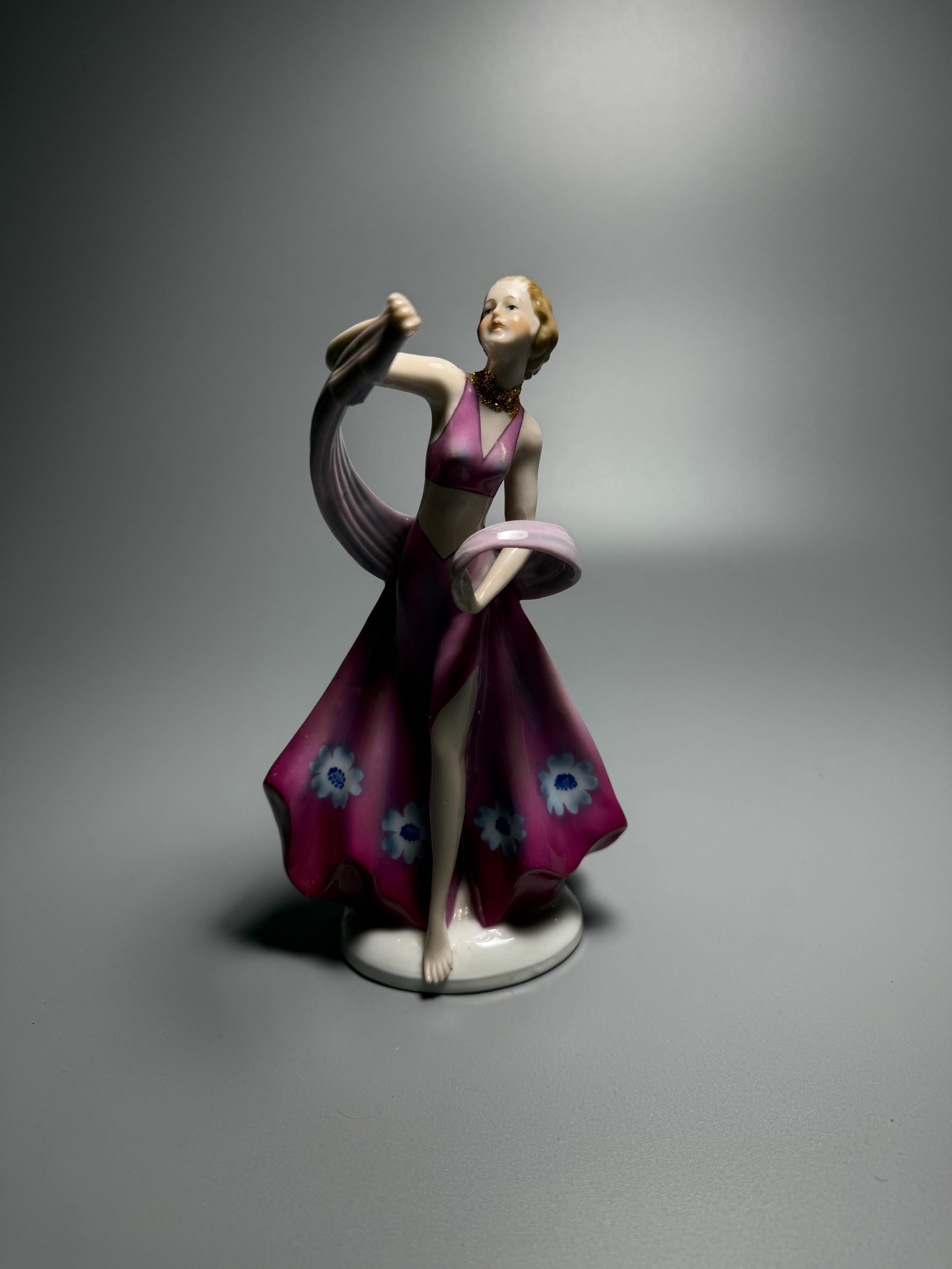 Figura in porcellana Art Deco Donna danzante rosa Fasold & Strauch Germania In condizioni buone in vendita a Uppsala , SE