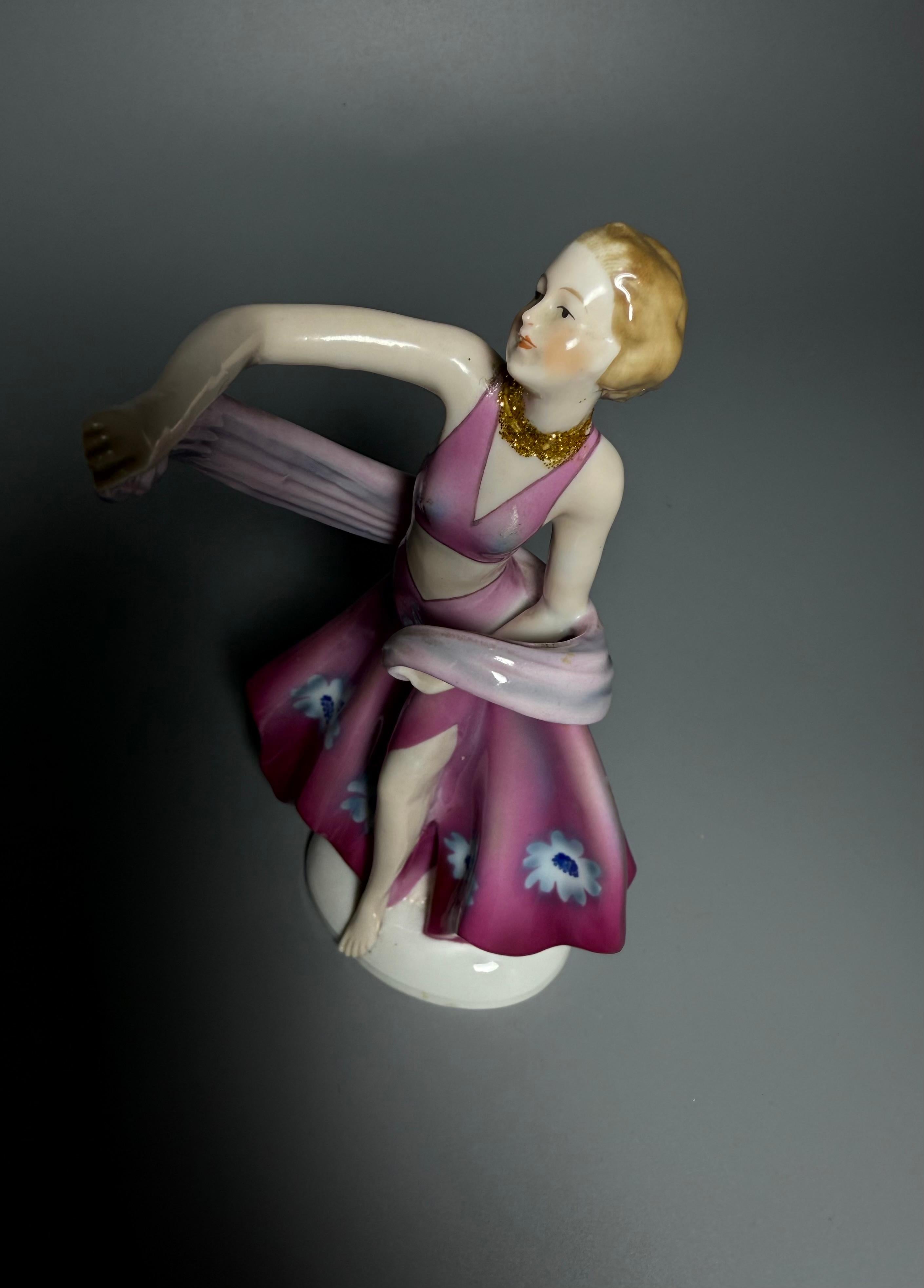 Porcellana Figura in porcellana Art Deco Donna danzante rosa Fasold & Strauch Germania in vendita