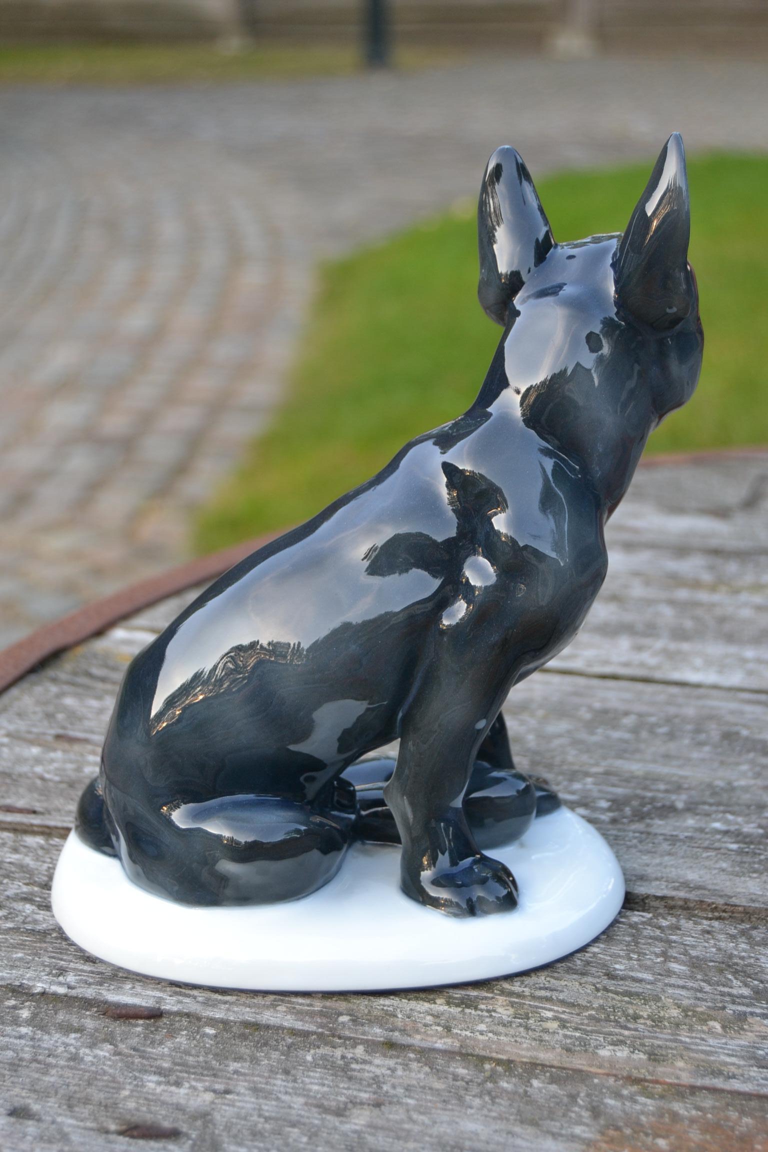Otto Thiem French Bulldog, Fraureuth, Porcelain, Germany, 1920s In Good Condition In Antwerp, BE