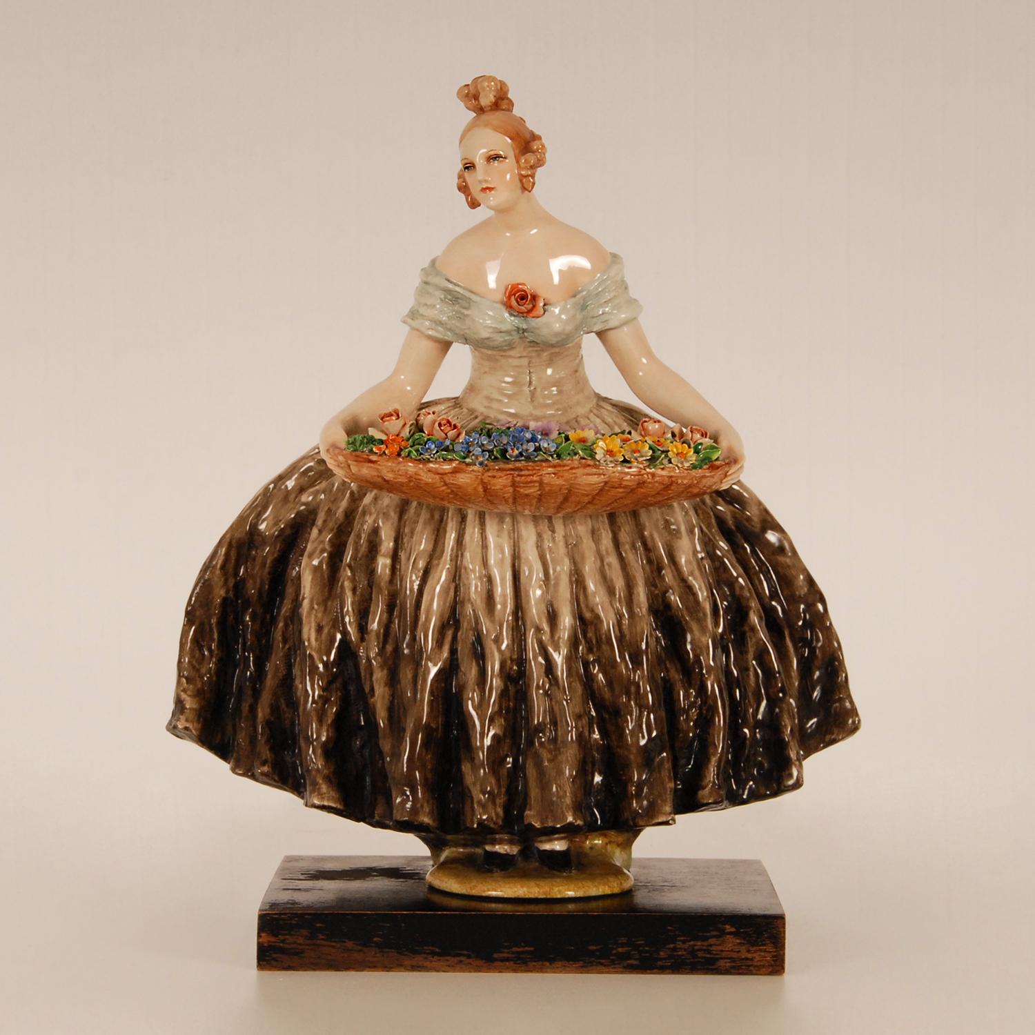 Hand-Crafted Art Deco Italian Ceramic Lady Figurine Guido Cacciapuoti Cris de Paris Porcelain For Sale