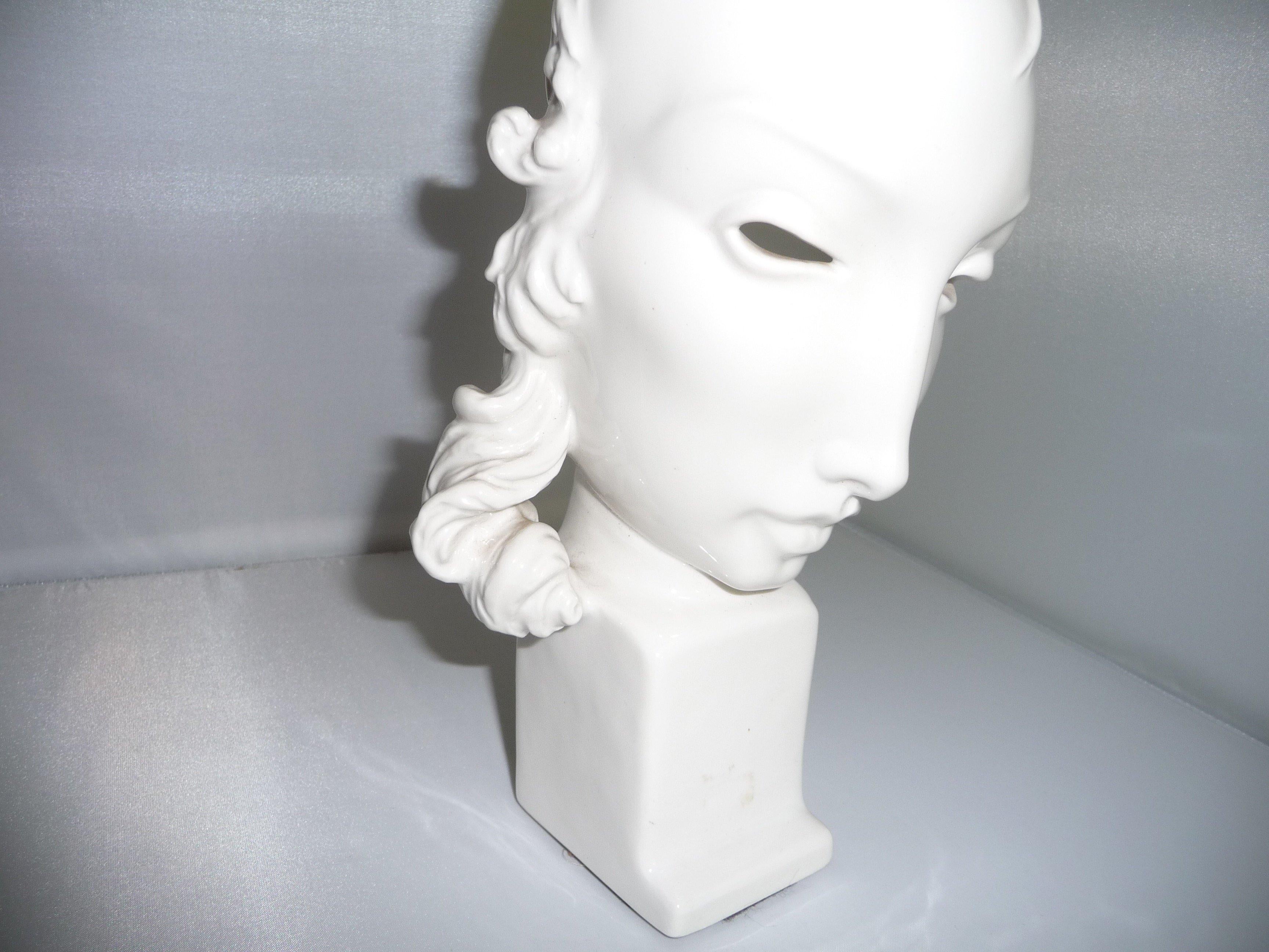 Milieu du XXe siècle Masque Art Déco en porcelaine 
