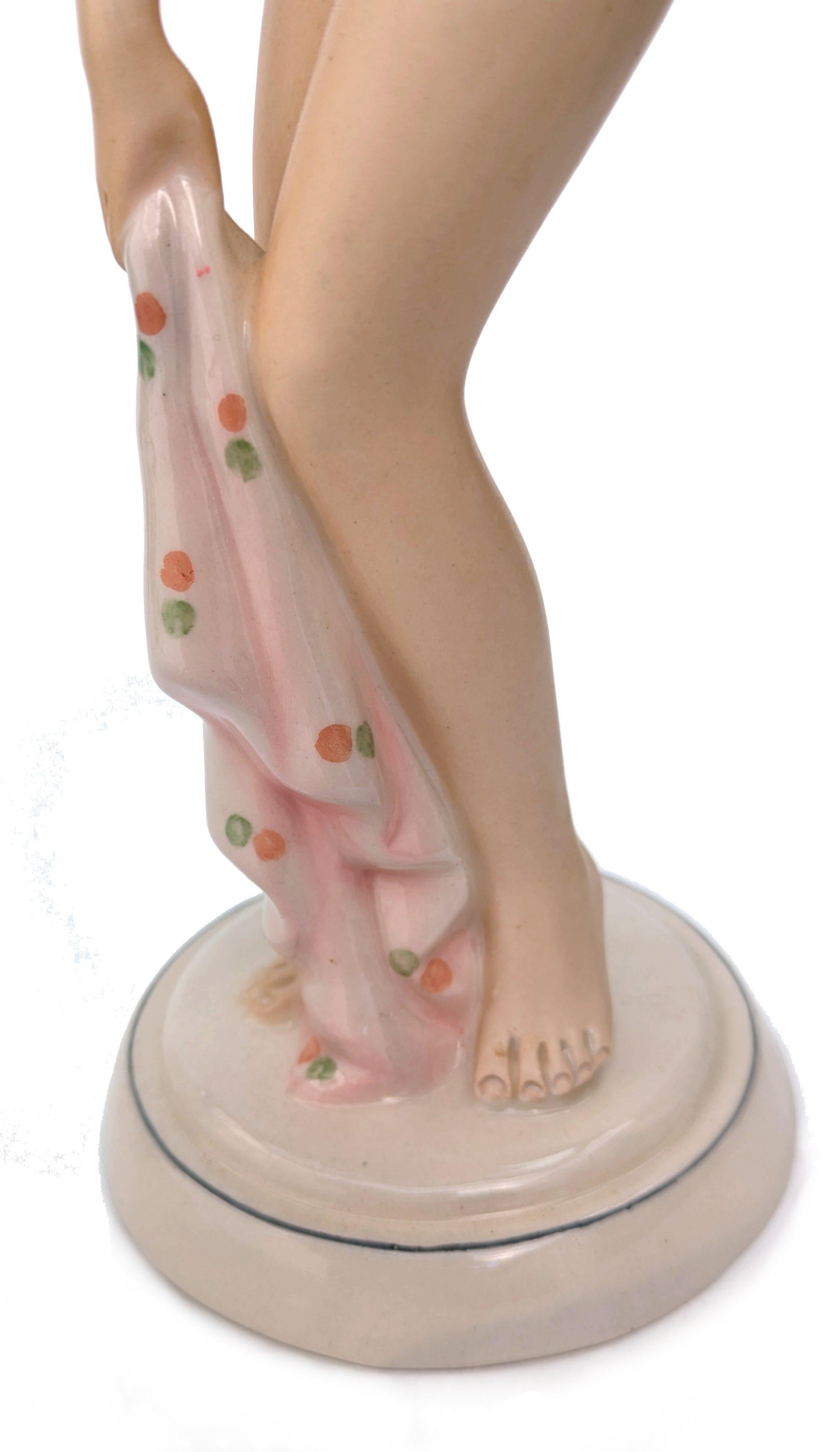 Desnudo femenino de porcelana Art Déco de Royal Dux, c1930 Porcelana en venta