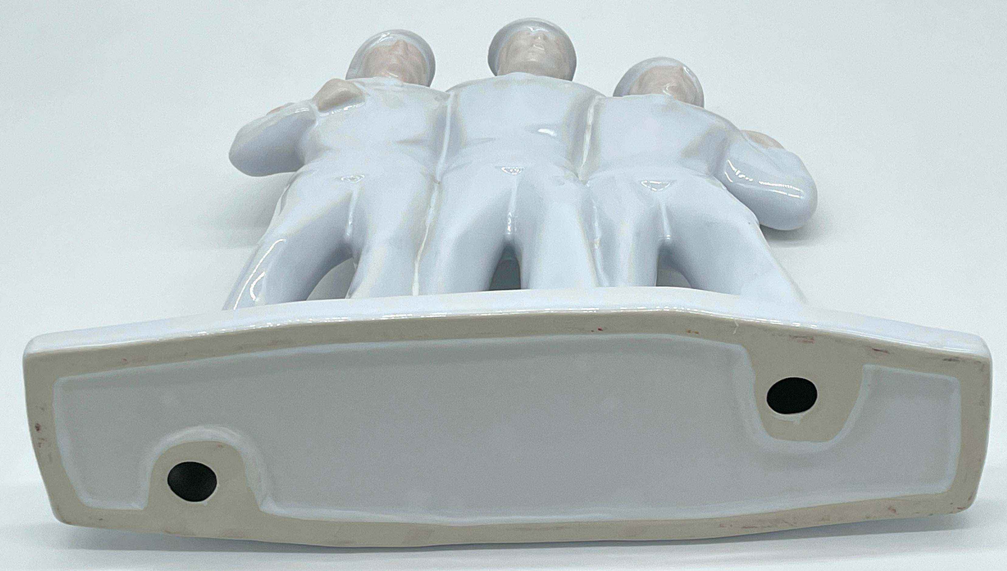 Sculpture en porcelaine Art déco « Trois marinsunken » d'Edouard Cazaux pour DAX en vente 4