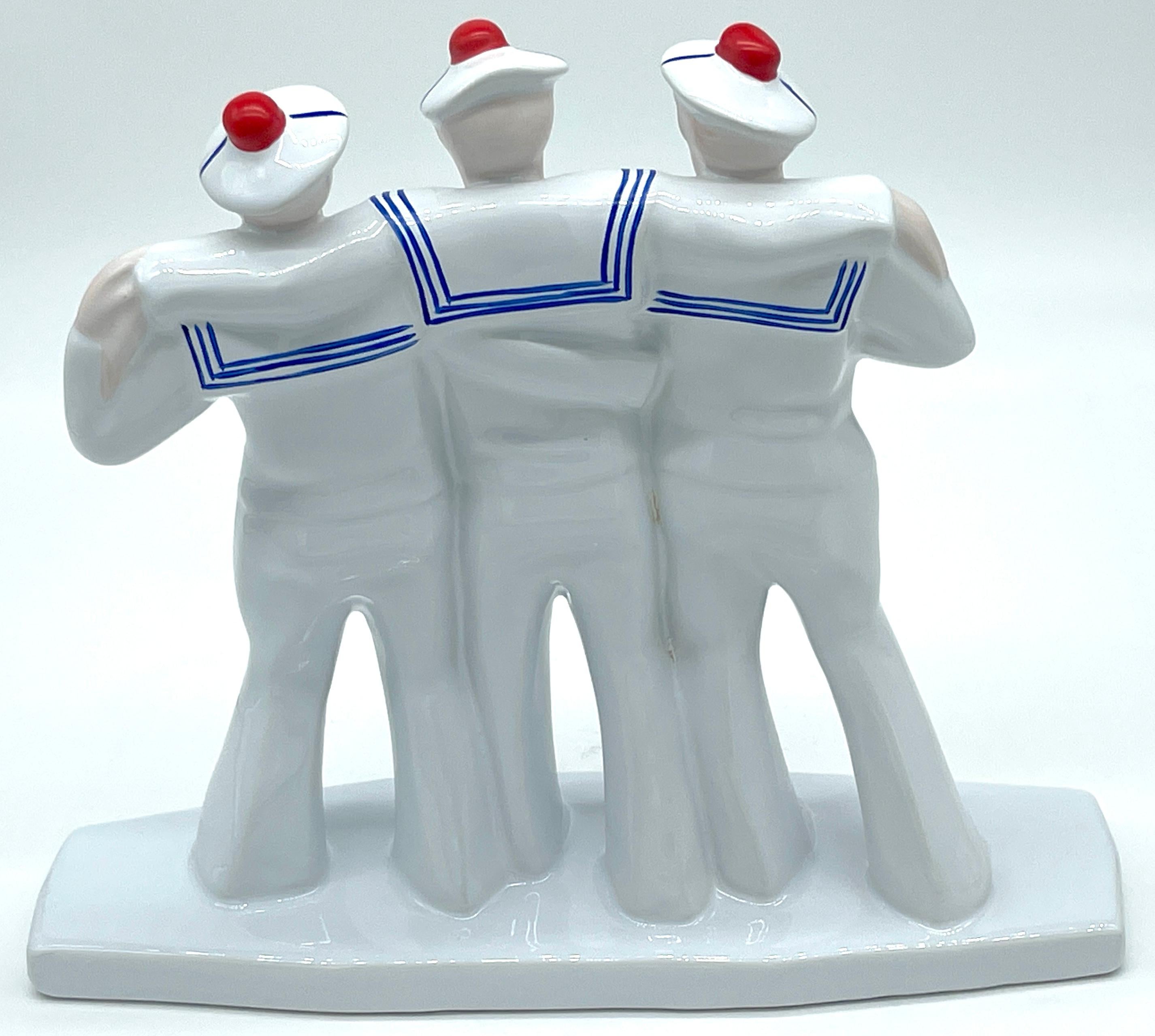 Porcelaine Sculpture en porcelaine Art déco « Trois marinsunken » d'Edouard Cazaux pour DAX en vente