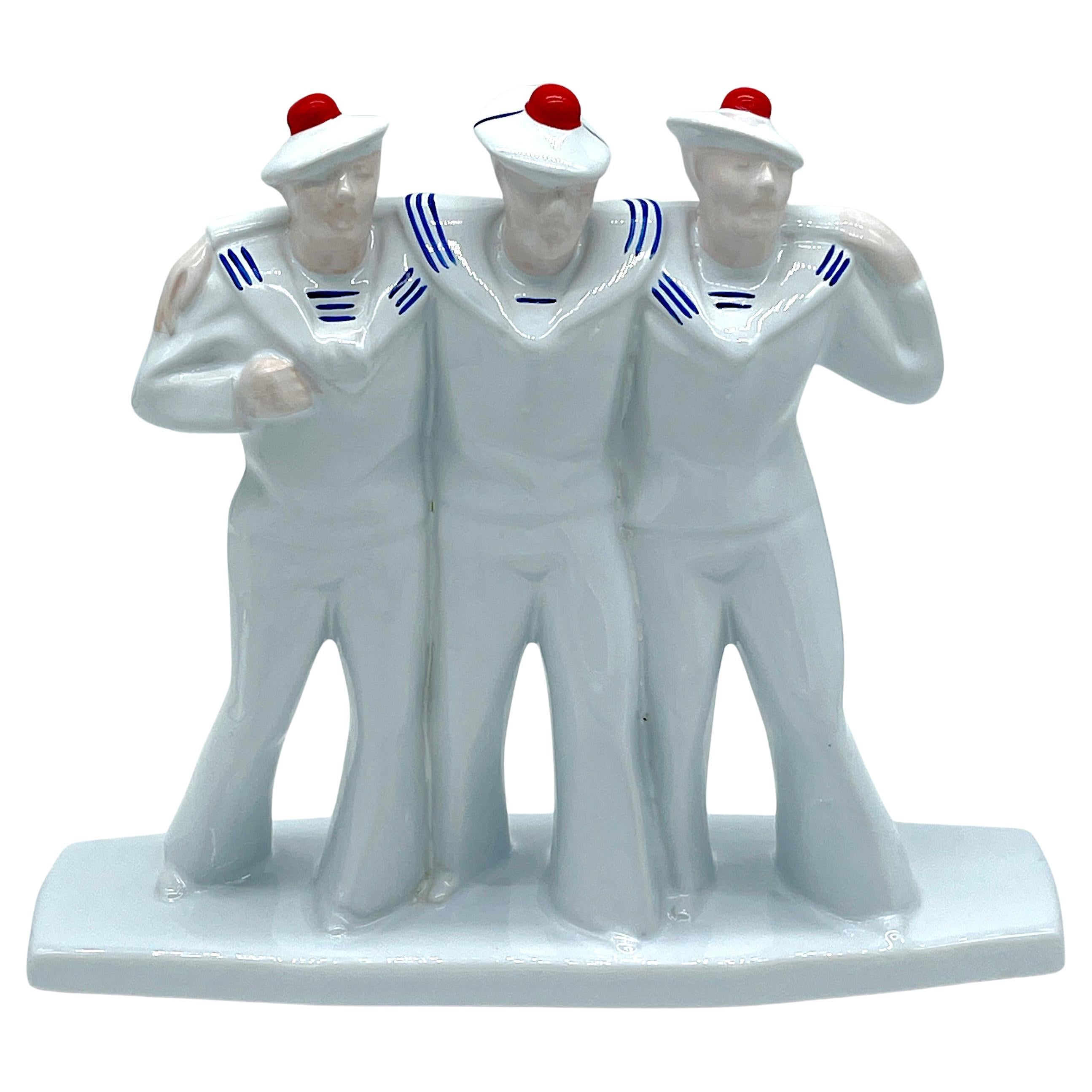 Sculpture en porcelaine Art déco « Trois marinsunken » d'Edouard Cazaux pour DAX