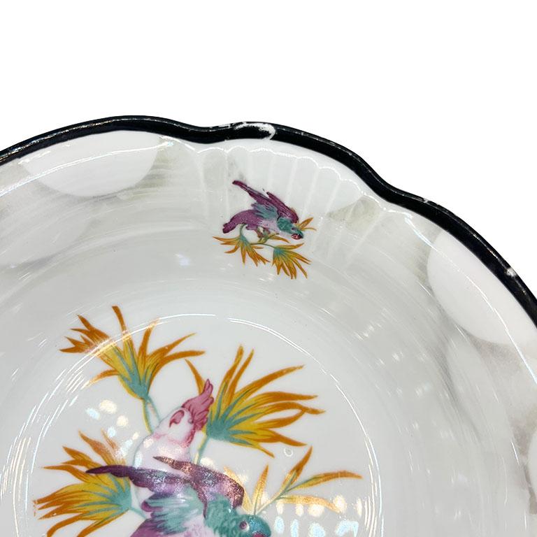 Art-Déco-Porzellan-Servierschale mit tropischem lila Papagei-Motiv aus Porzellan – Deutschland (20. Jahrhundert) im Angebot