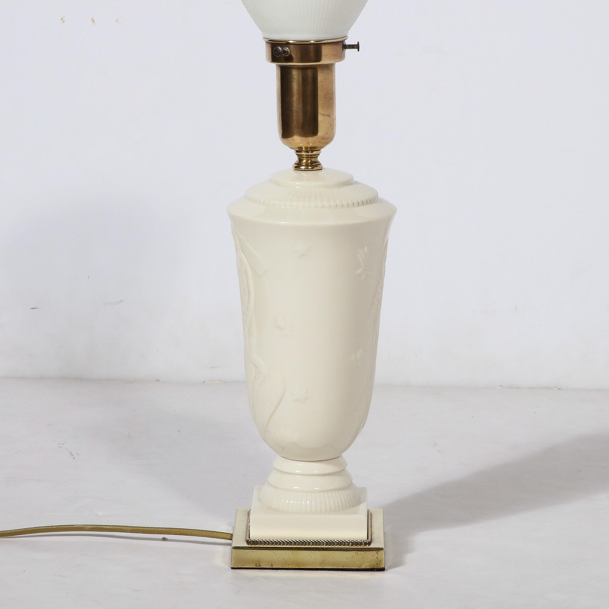 Porcelaine Lampe de table Art Déco Leda and the Swan de De Vegh pour Lenox en vente