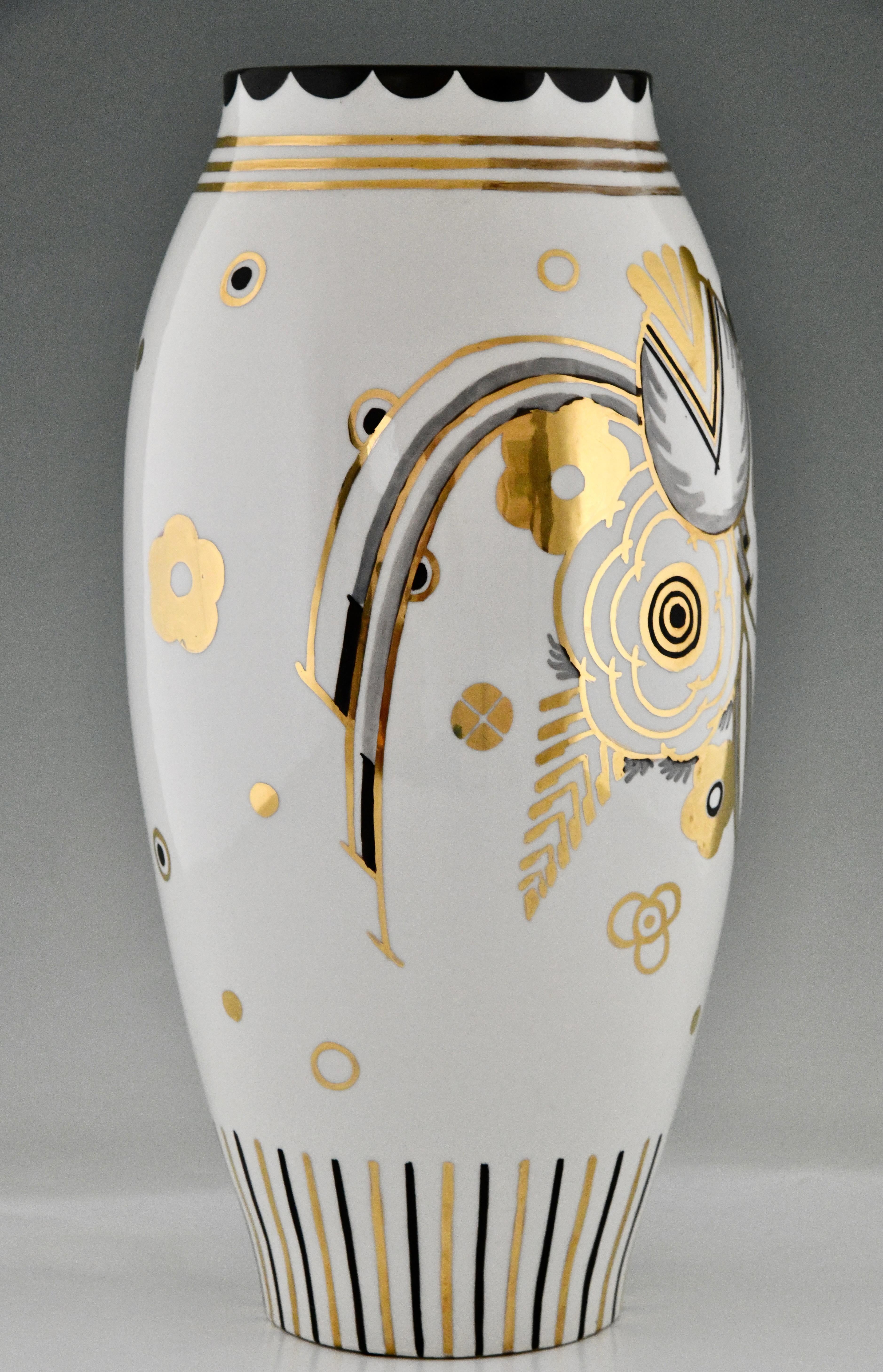 Porcelain Art Deco porcelain vase with flowers Ernest Ventrillon Les Arts Réunis 1930 For Sale