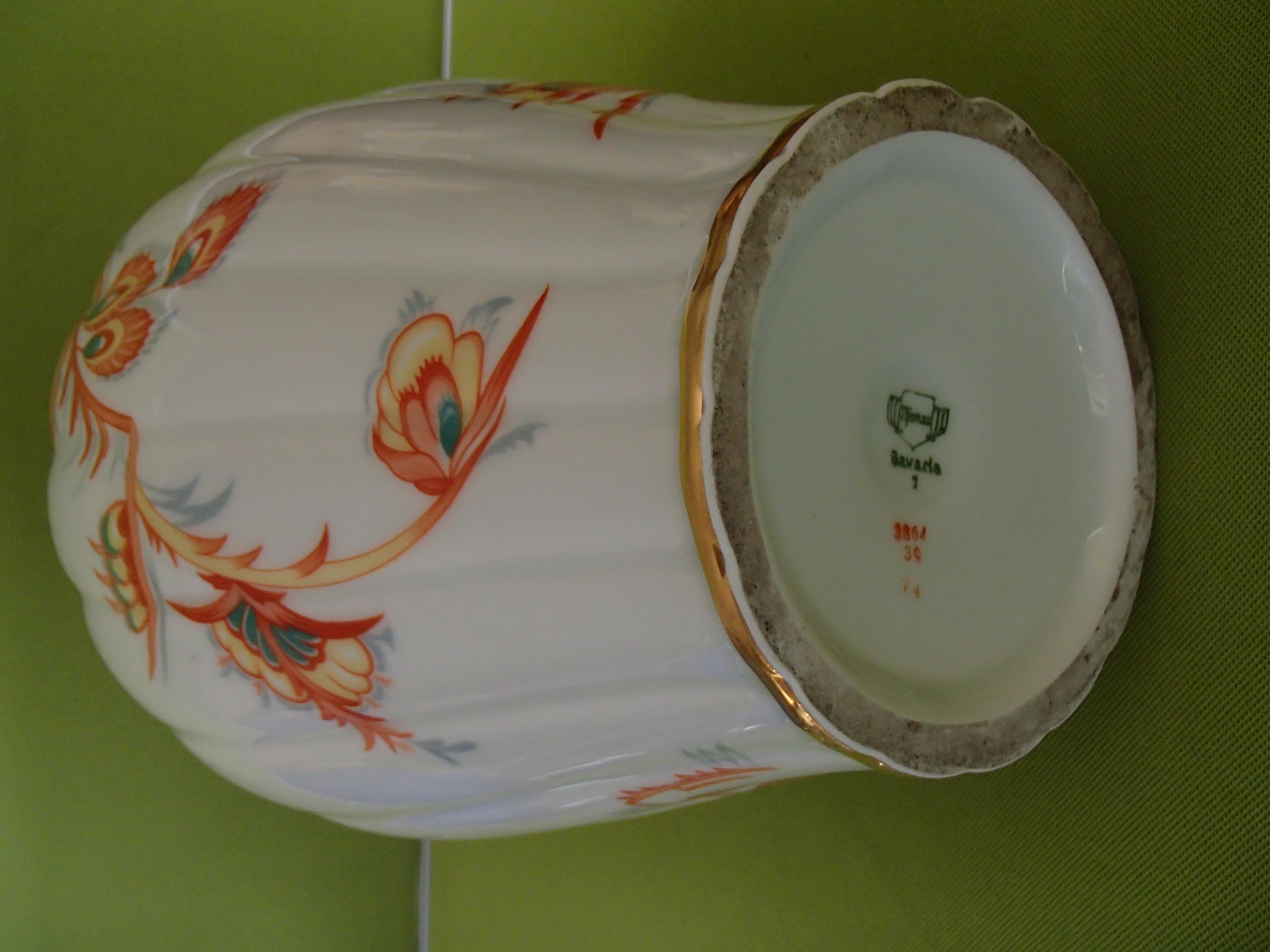 Art Deco porcelain vase with lid by THOMAS Bavaria with cubistic flowers  For Sale 2
