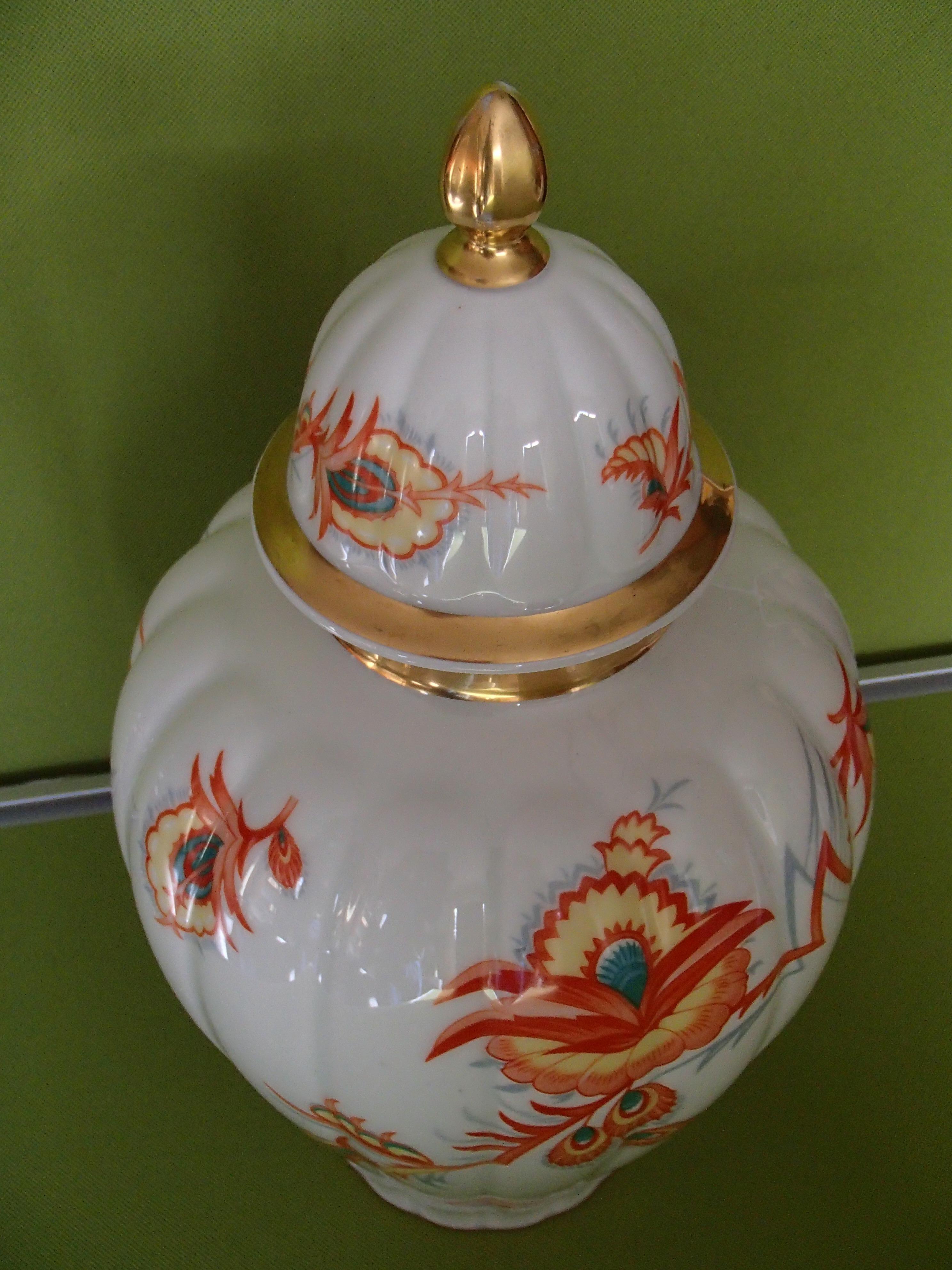 Vase en porcelaine Art déco avec couvercle de THOMAS Bavaria avec fleurs cubistes  Bon état - En vente à Weiningen, CH