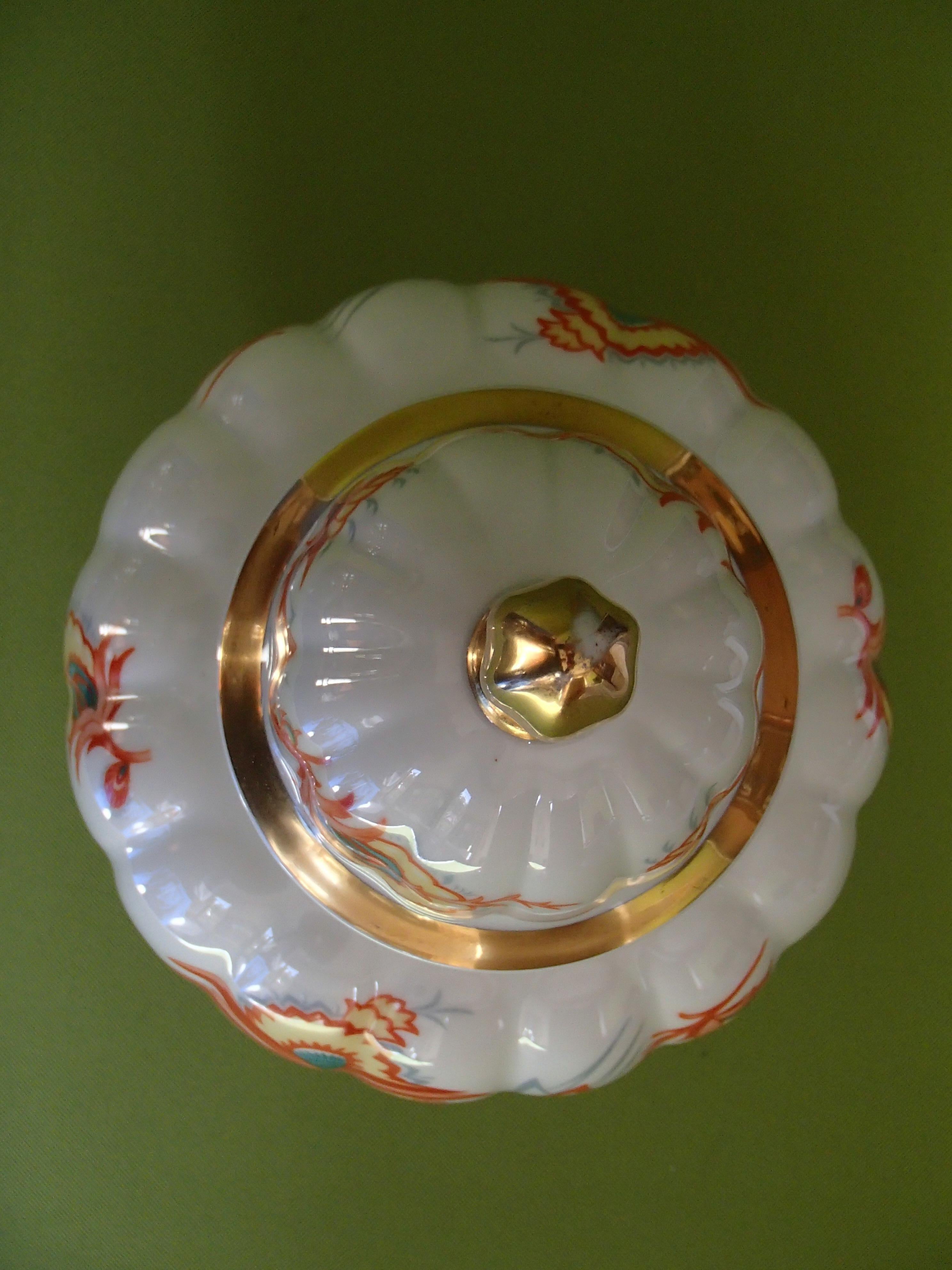 Porcelain Art Deco porcelain vase with lid by THOMAS Bavaria with cubistic flowers  For Sale