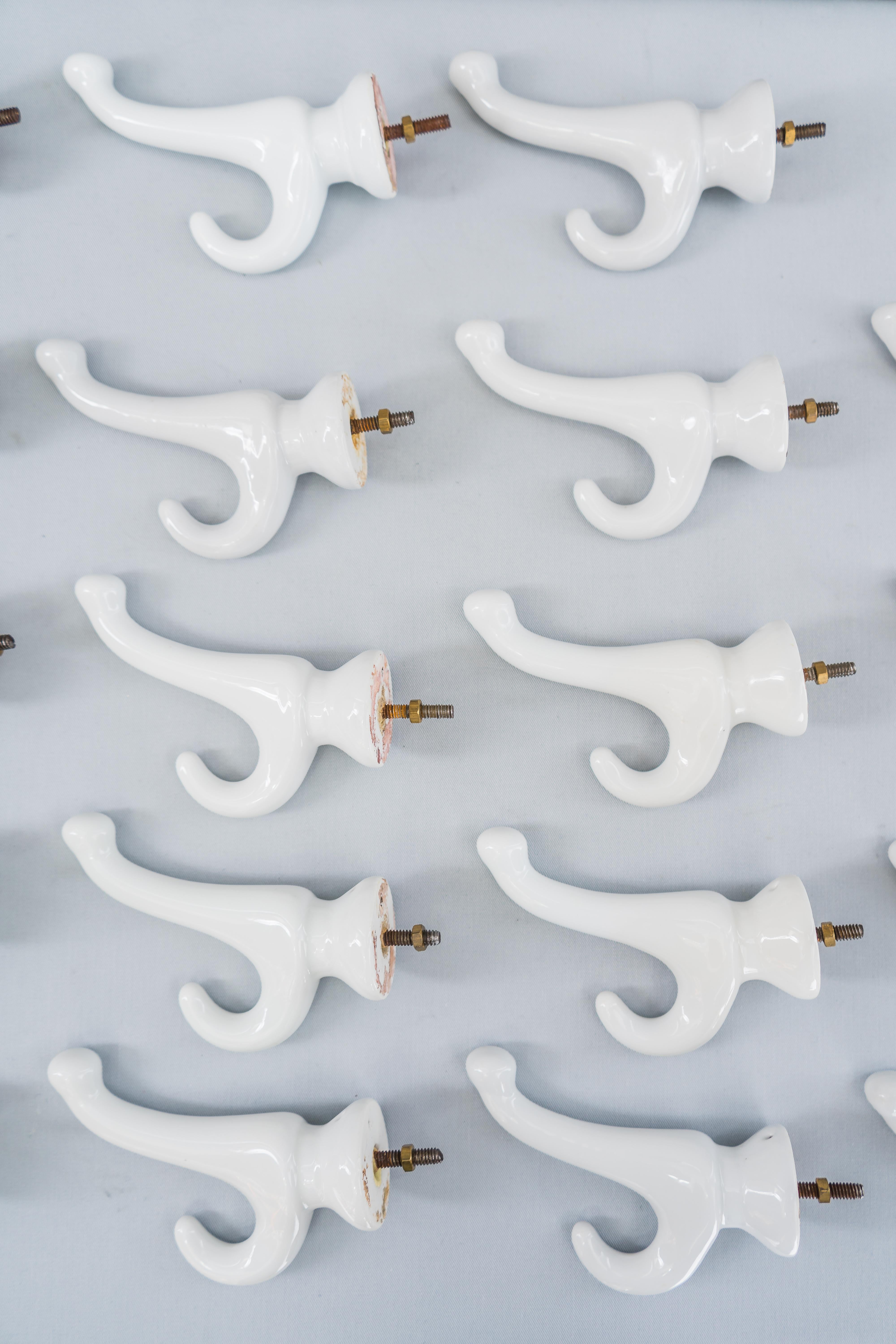 Art Deco Porcelain Wall Hooks Vienna, circa 1920s In Good Condition For Sale In Wien, AT