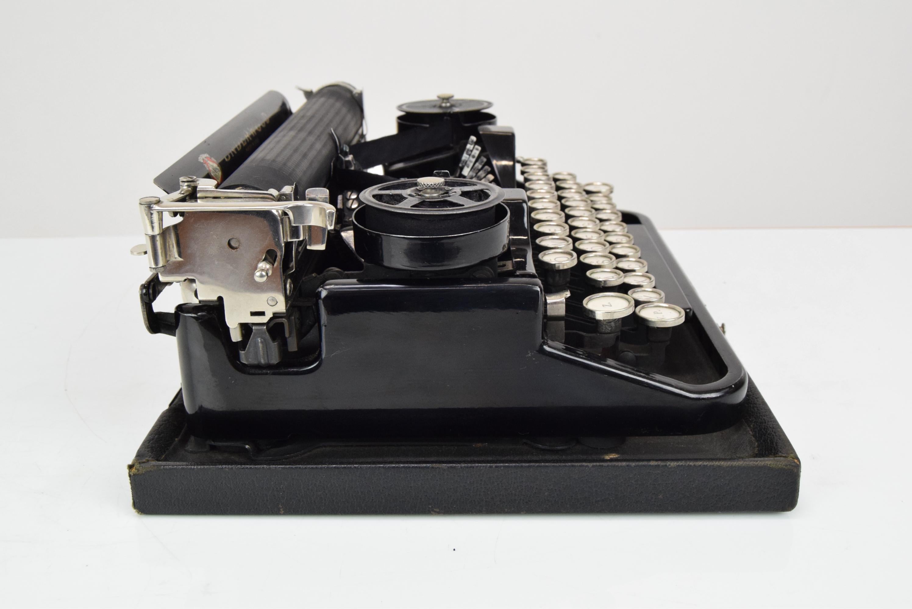Art Deco Portable Typewriter/Underwood Typewriter Company, USA, circa 1923 2