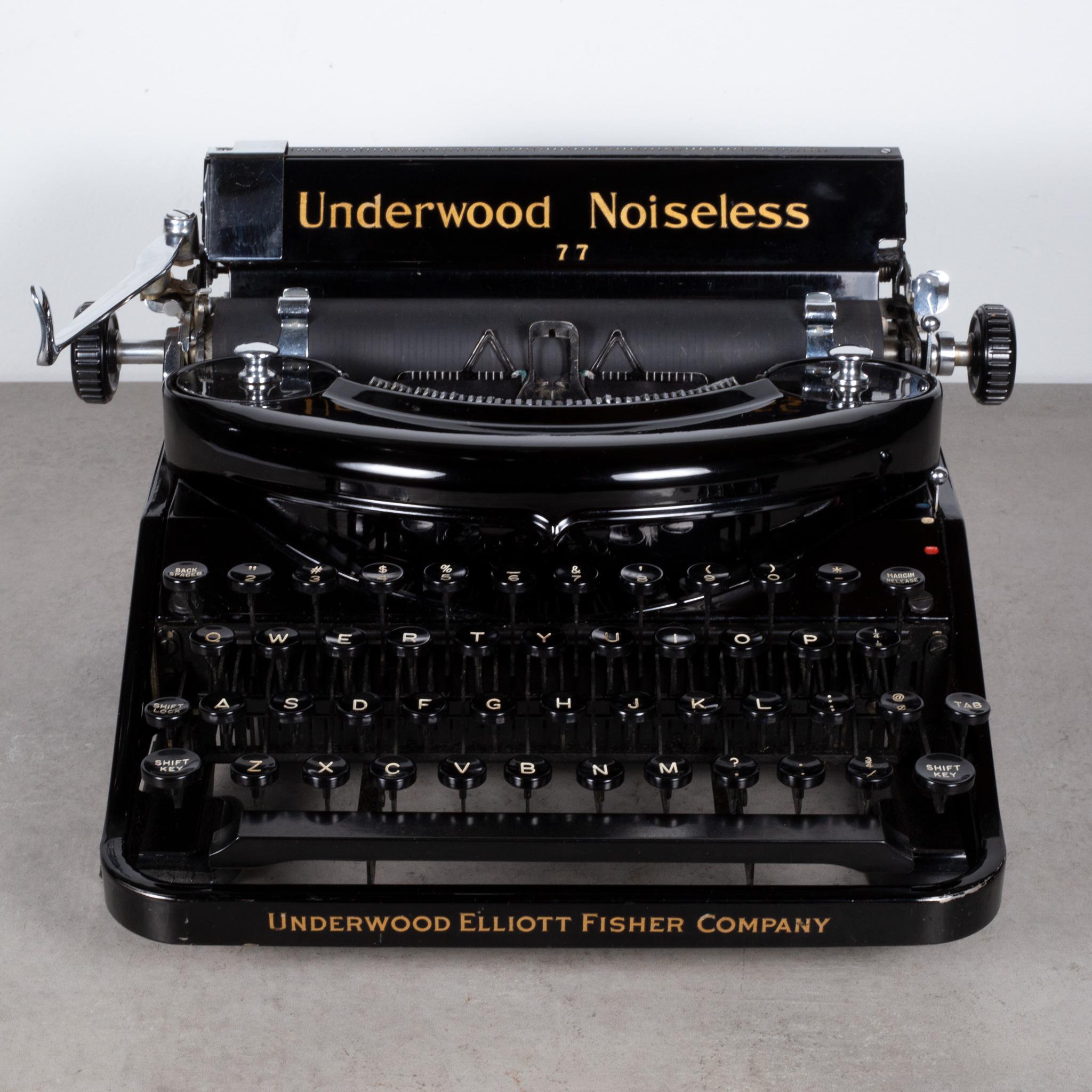 Art Deco Portable Underwood Noiseless Typewriter and Case, C.1935 In Good Condition In San Francisco, CA