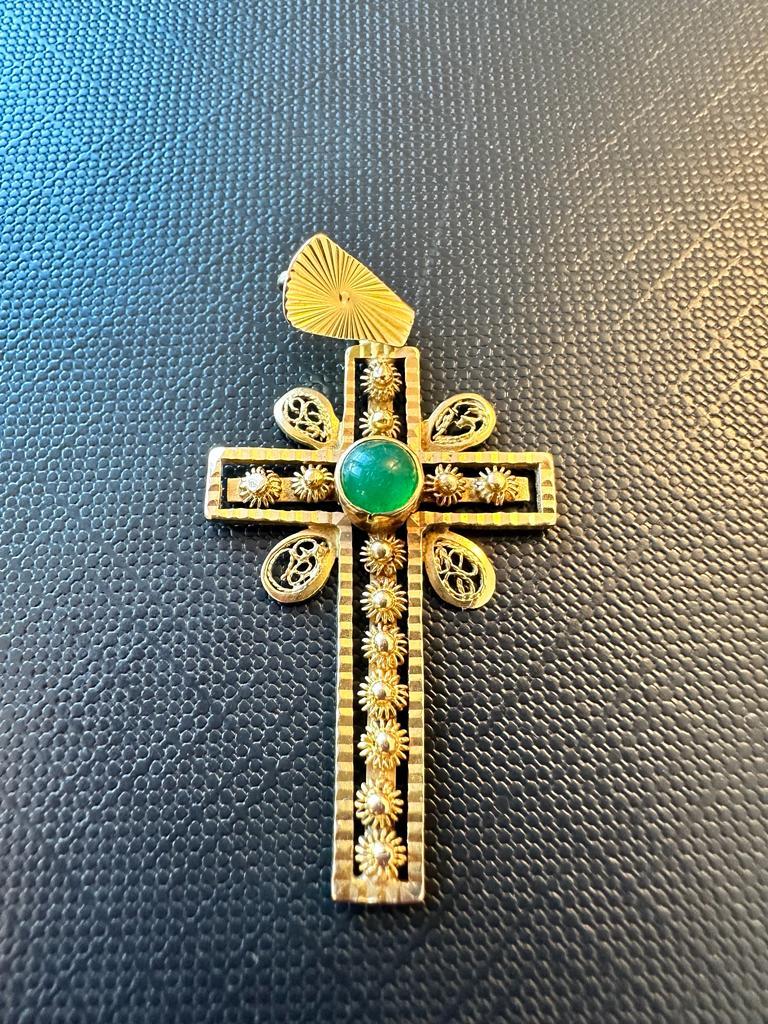 Art Deco Portuguese Yellow Gold Cross with Cabochon Emerald For Sale 1