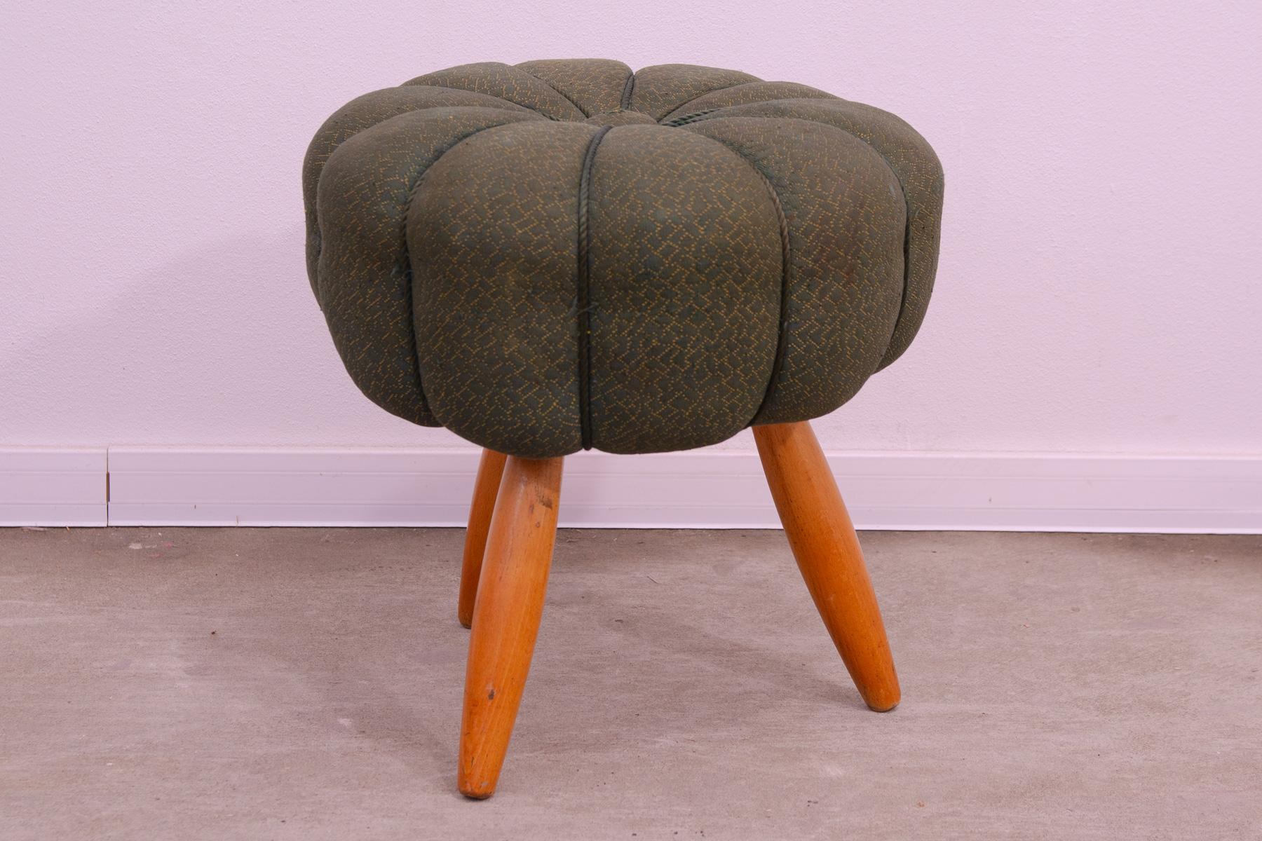 This midcentury strawbery shaped pouffe (footstool) was made in the 1940s in the former Czechoslovakia. It´s made of beech wood and fabric.
The pouffe is stable.
It is in its original condition, it shows signs of use and dirt – If you want to keep