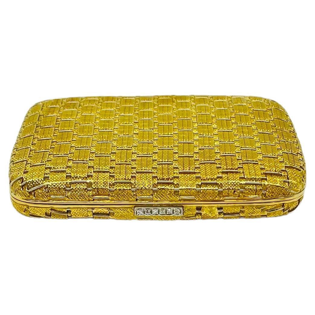 Art deco powder box with diamond in 18k yellow gold