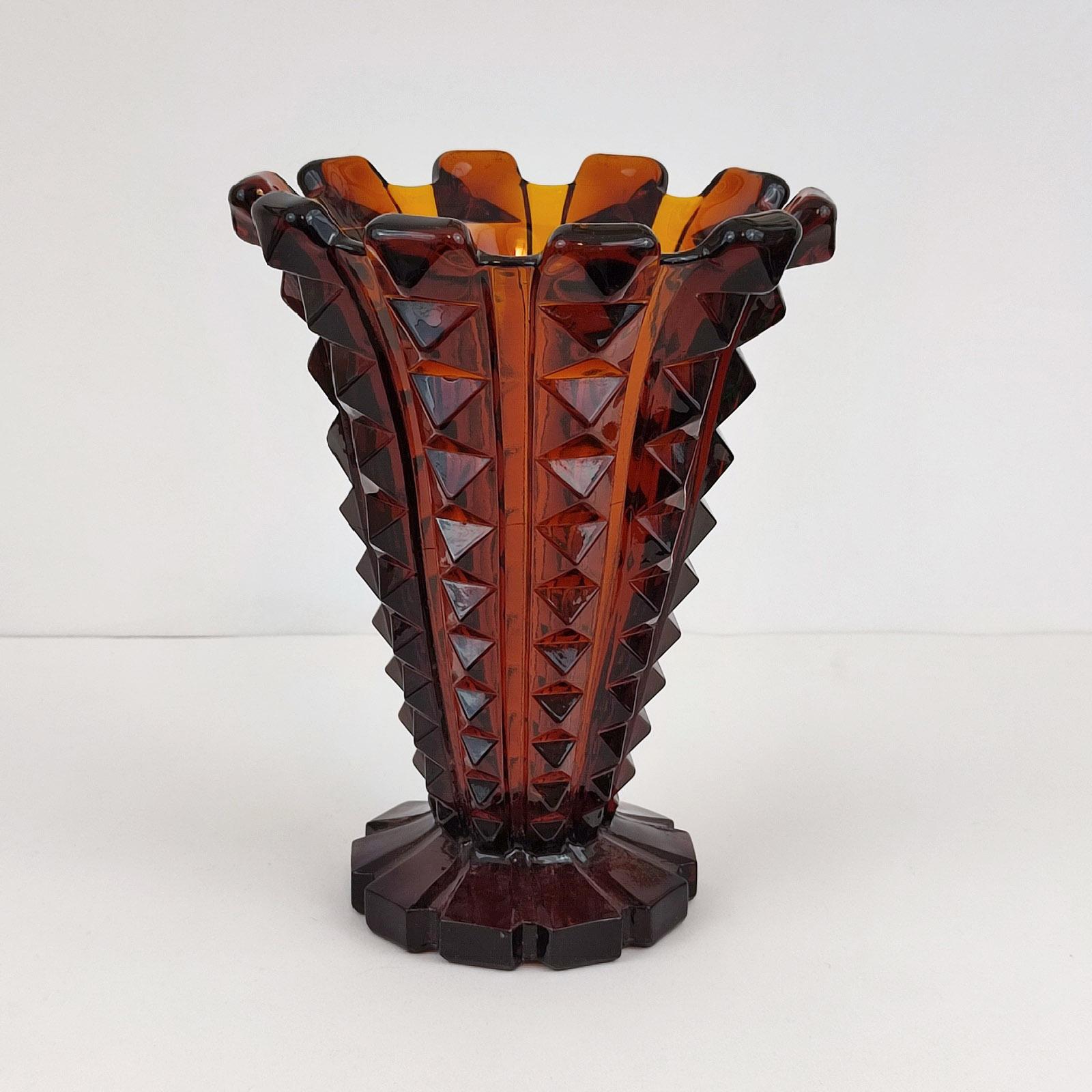 Mid-20th Century Art Deco Presglas Amber Glass Vase For Sale