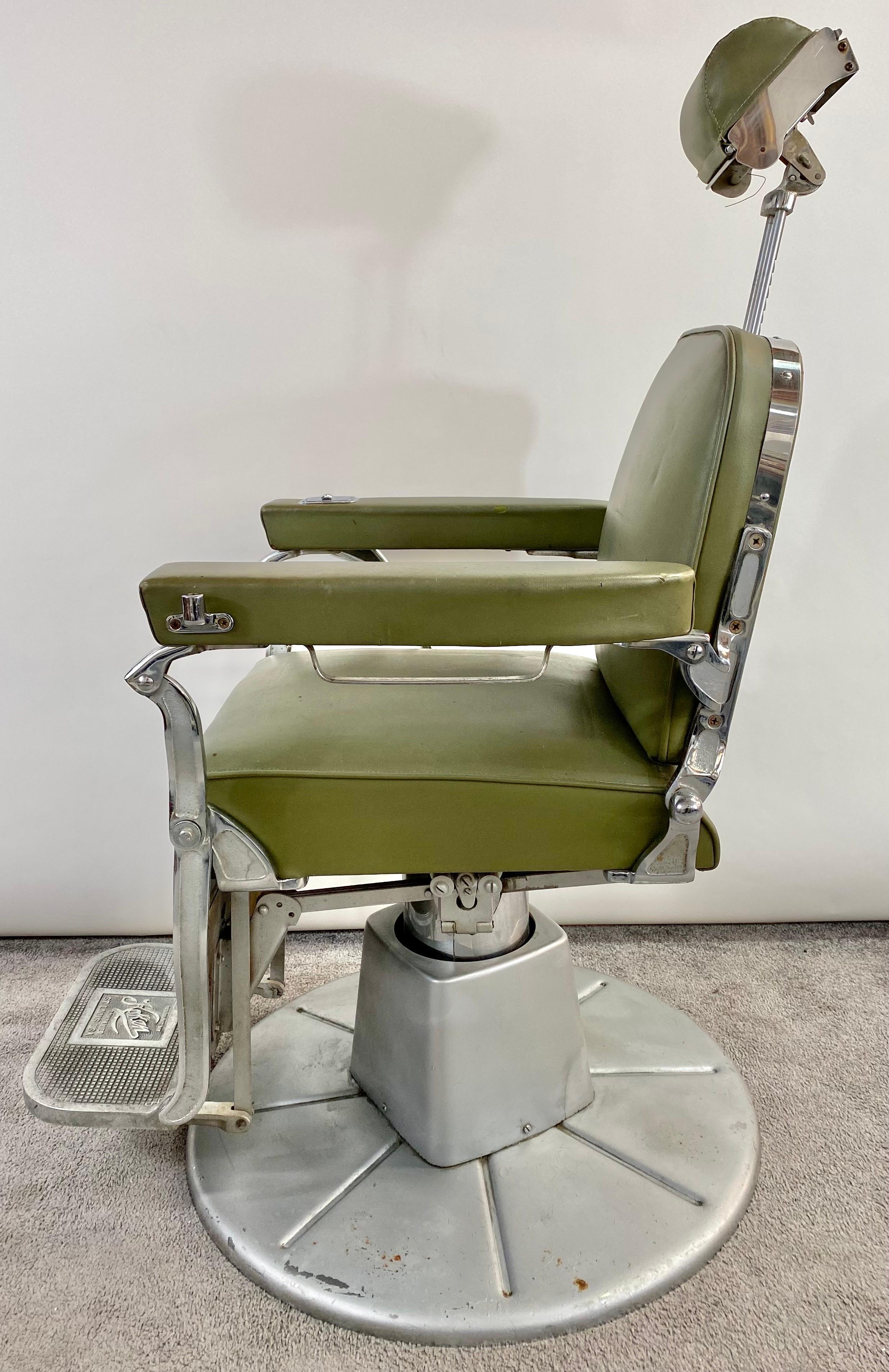 20th Century Art Deco Presidential Hydraulic Koken Barber Chair in Green Leather
