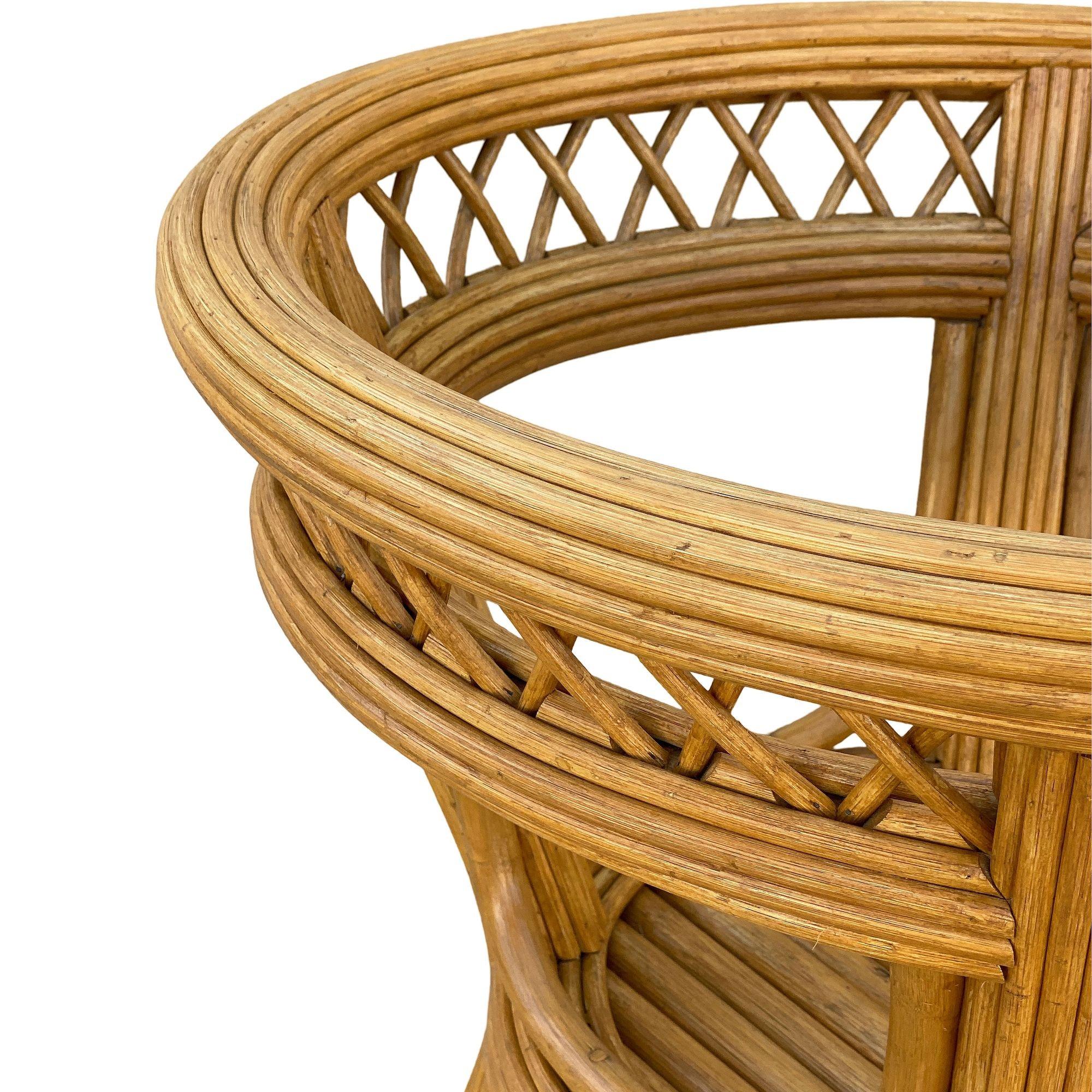 Table de salle à manger Art Déco Presidents Stick Reed Rattan rond avec plateau en verre en vente 2