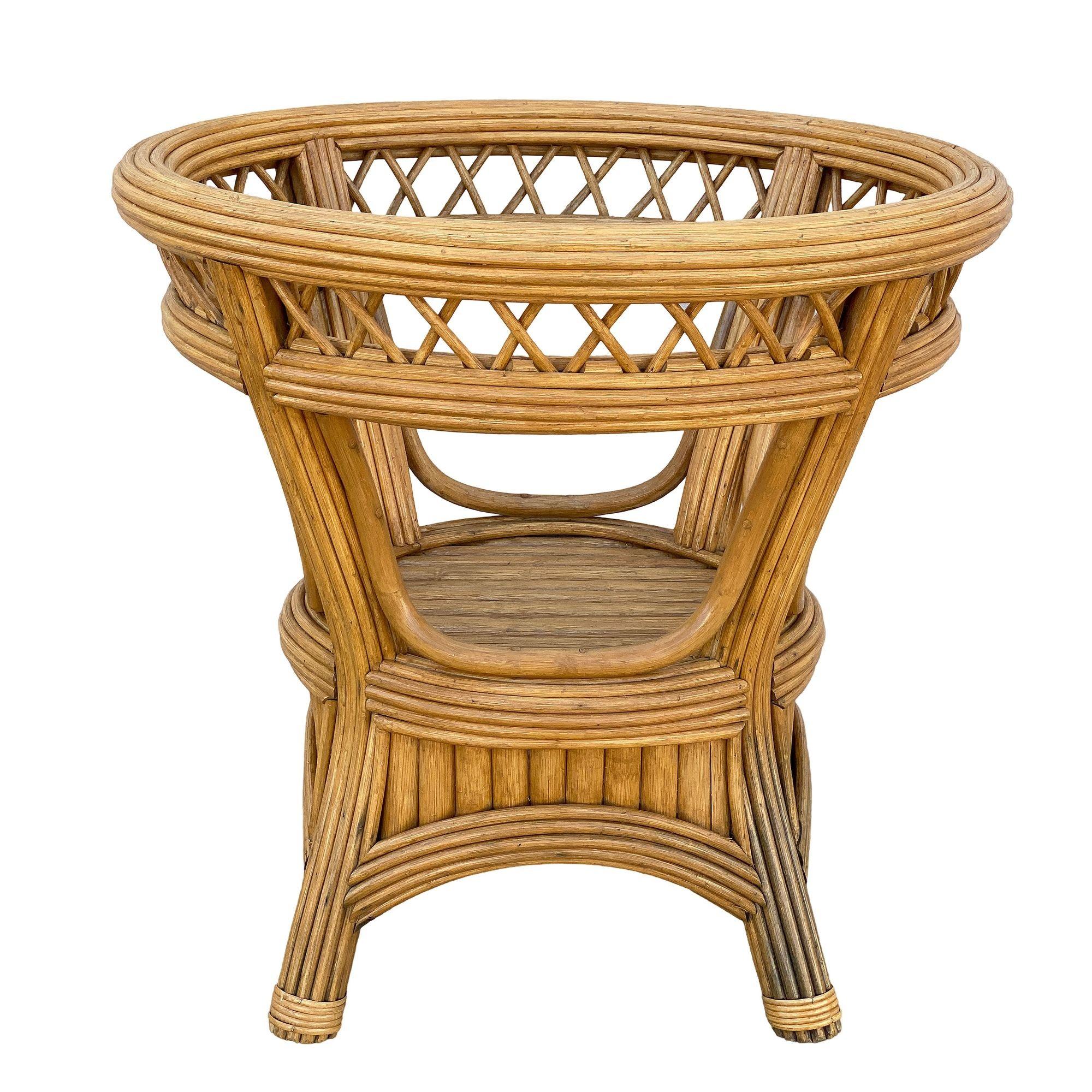 Art déco Table de salle à manger Art Déco Presidents Stick Reed Rattan rond avec plateau en verre en vente