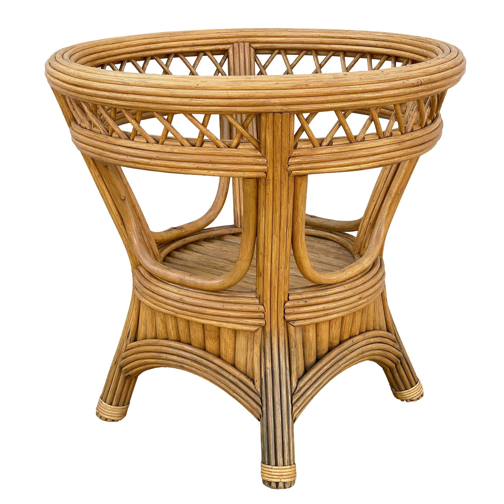 Américain Table de salle à manger Art Déco Presidents Stick Reed Rattan rond avec plateau en verre en vente