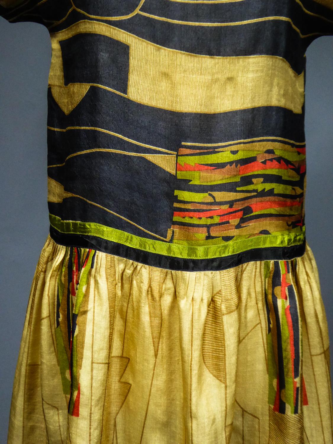 Art Deco Printed Dress Sonia Delaunay or Russian Ballet inspiration Circa 1920 In Excellent Condition In Toulon, FR