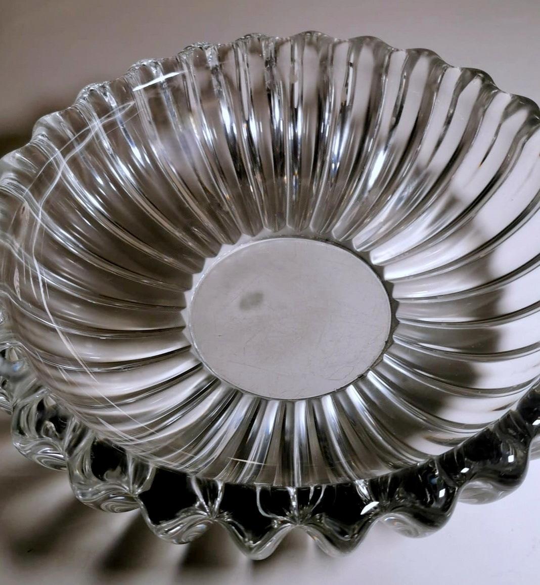 Art Deco Production Daum Design Pierre d'Avesn French Molded Glass Bowl In Good Condition For Sale In Prato, Tuscany
