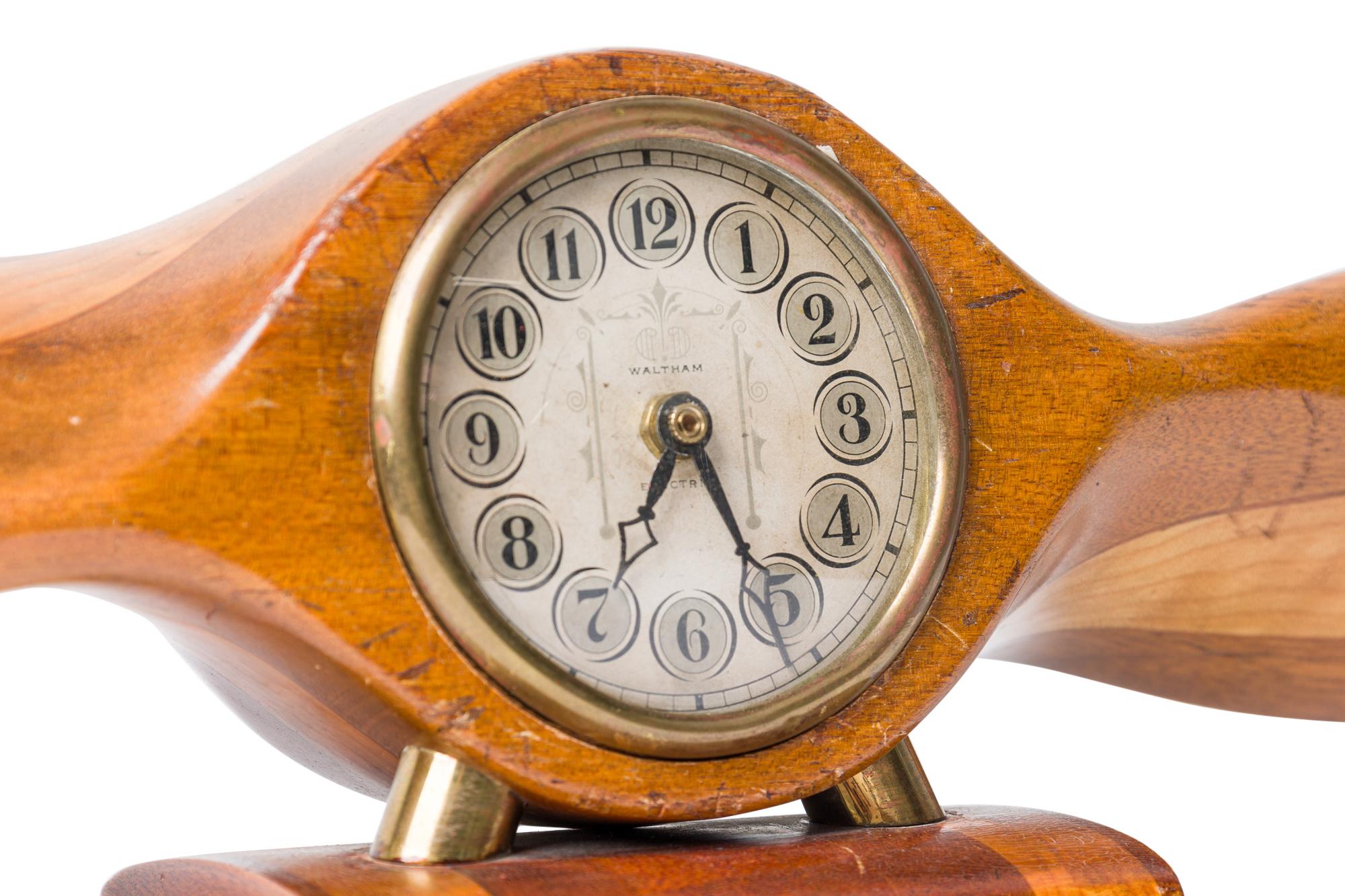 Art Deco Propeller Desk Clock For Sale 1