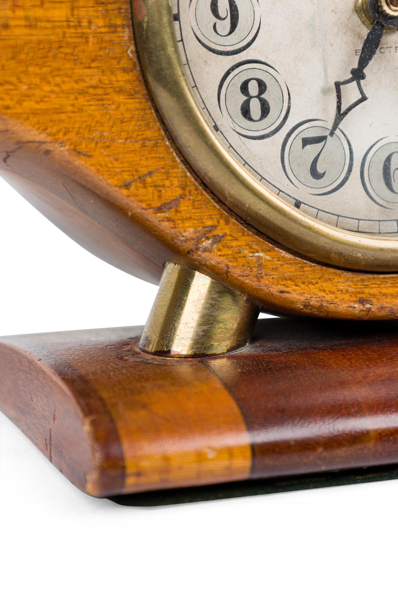Art Deco Propeller Desk Clock In Excellent Condition For Sale In Queens, NY