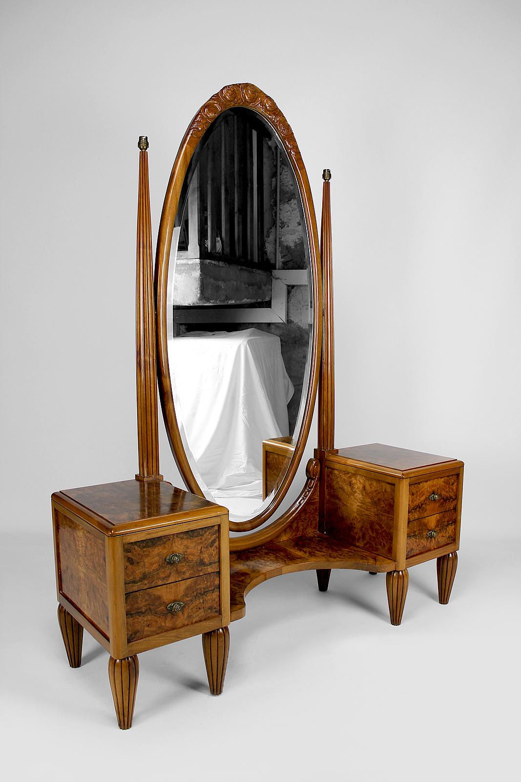 Art Deco Psyche Dressing Table and Pouf by Ateliers Gauthier-Poinsignon, c. 1920 In Good Condition For Sale In VÉZELAY, FR