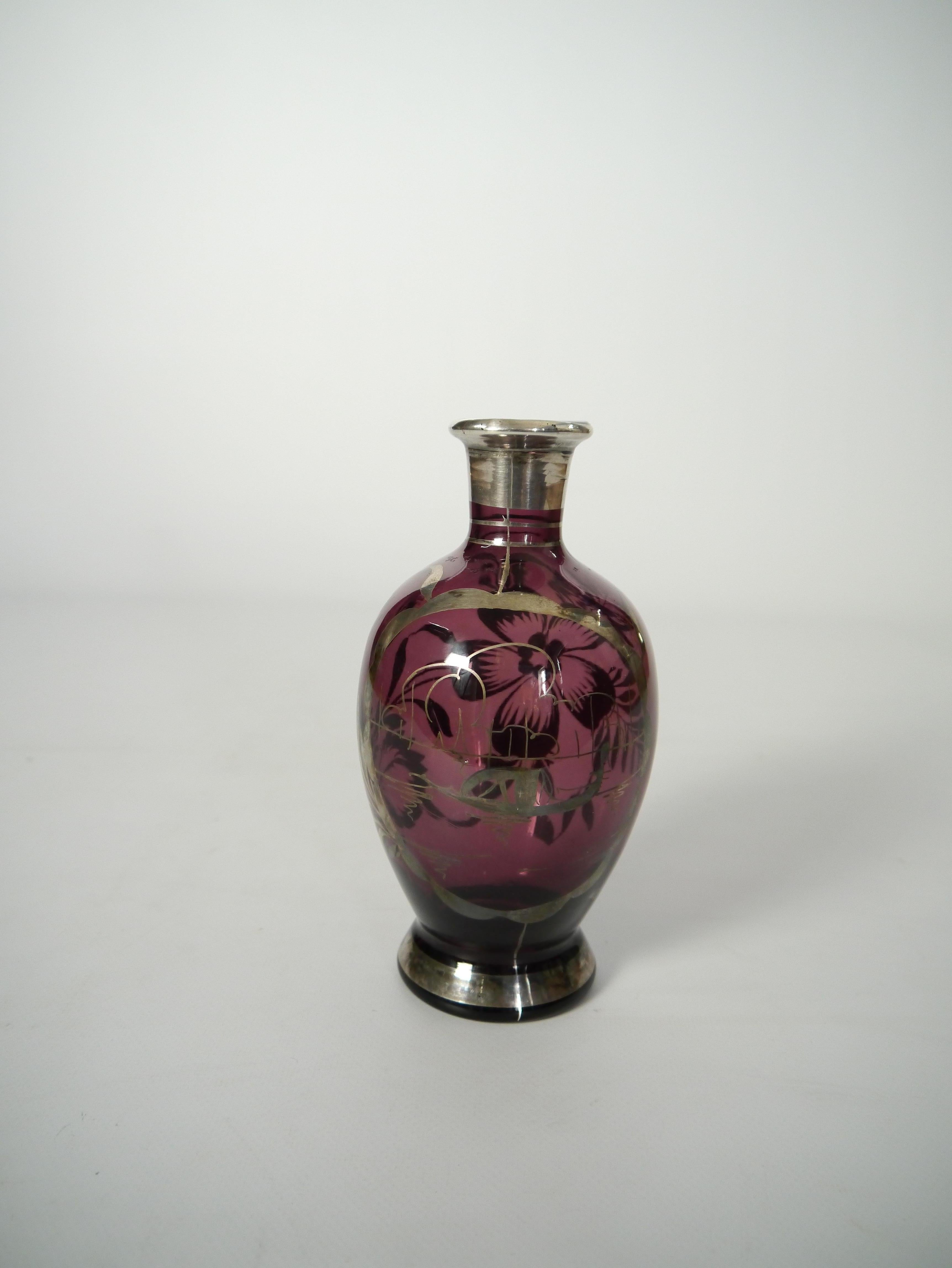 Exquisite purple colored Venetian art deco glass vase, with silver overlay,  Italy 1930s. 
