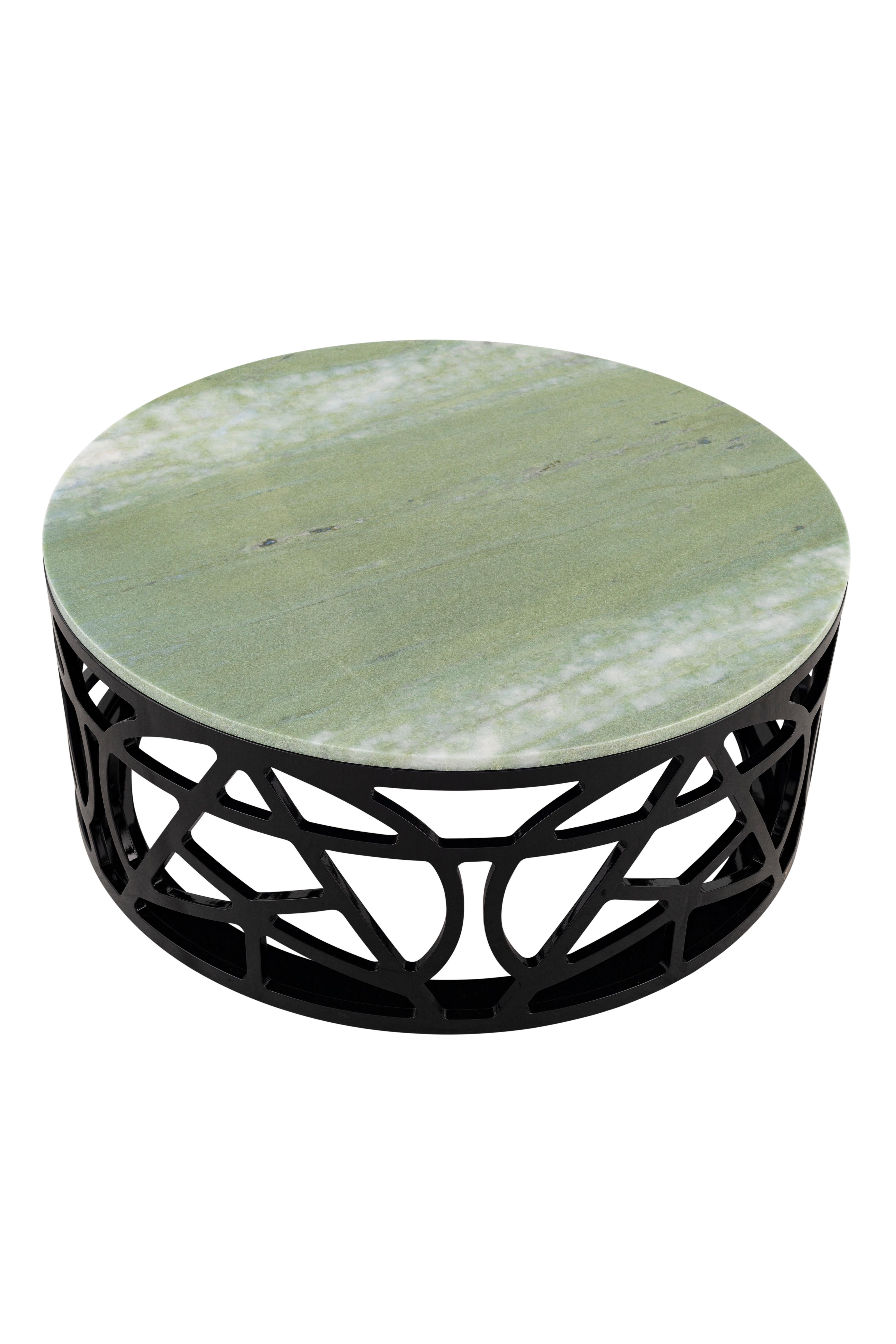 Table basse en pyrite, Collection S, fabriquée à la main au Portugal - Europe par GF Modern. 

La table basse en marbre Pyrite s'inspire de l'allure captivante des cristaux de pyrite, attirant sans effort le regard sur son design élégant et noble.