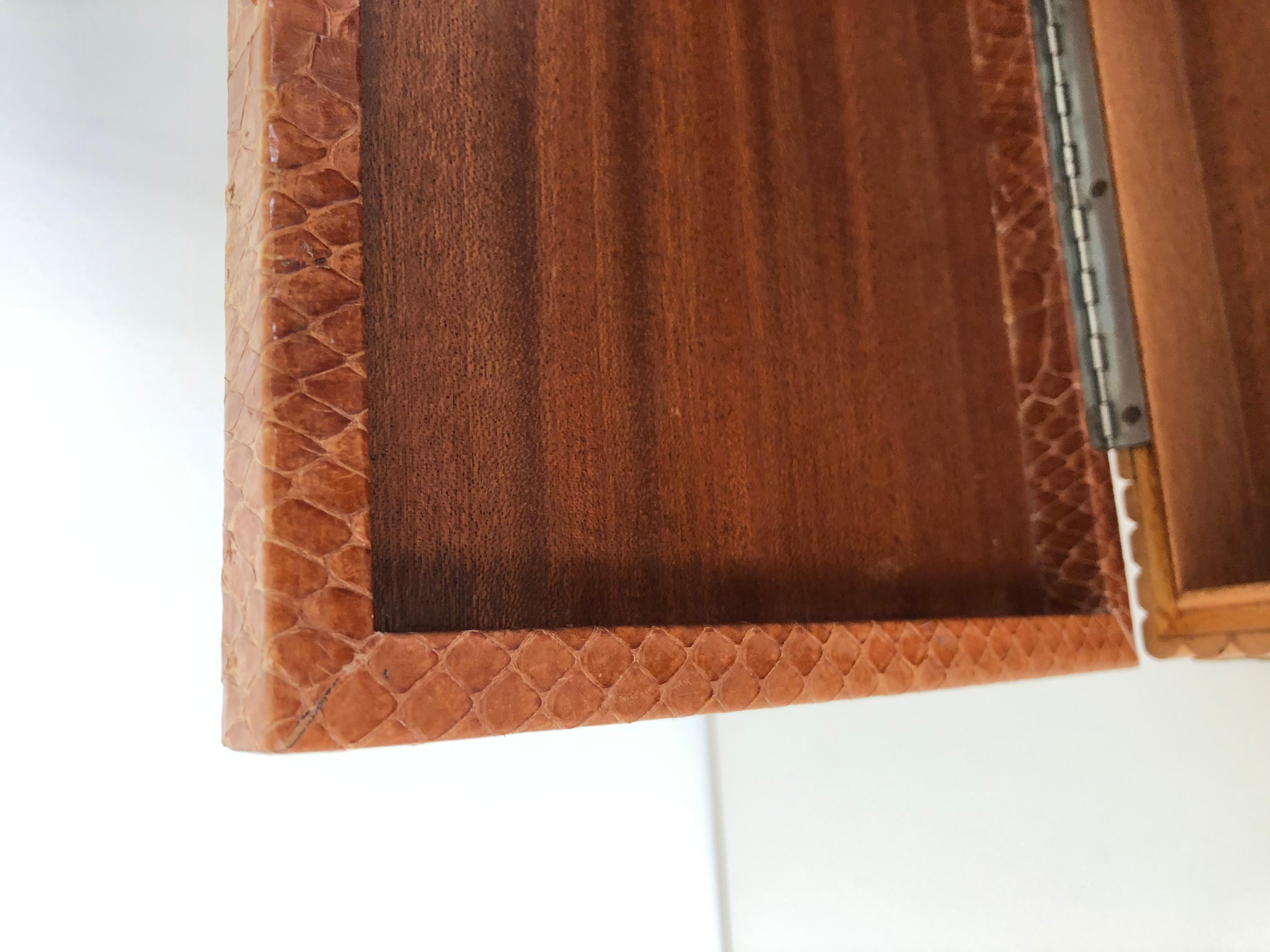 Scatola per sigari e gioielli in legno di sandalo Art Deco Python in vendita 2