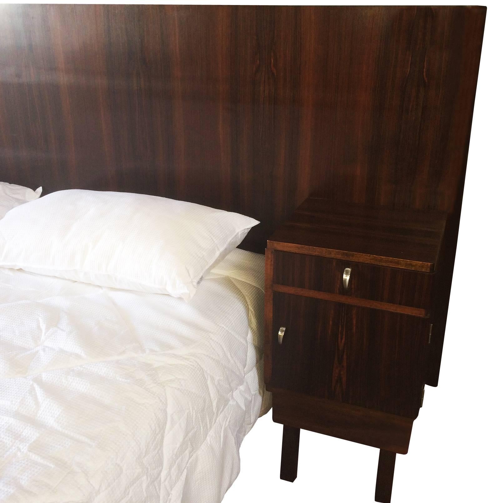 Art Deco Queen-Size Bed and Bedside Tables in Macassar Wood In Excellent Condition For Sale In Daylesford, Victoria