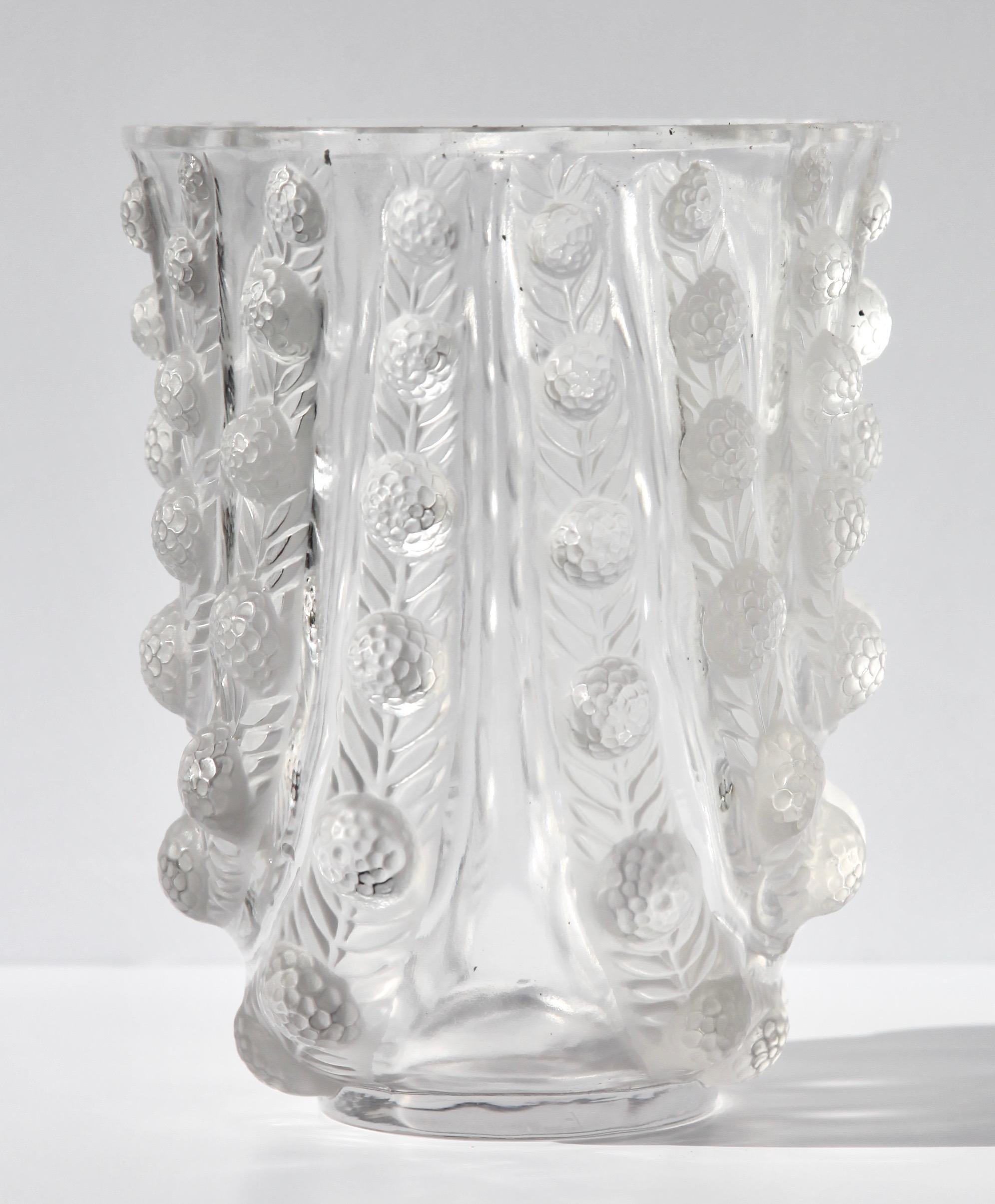 French Art Deco R. Lalique Vichy Vase,  Graduating Wavy Leaf Design Clear and Frosted