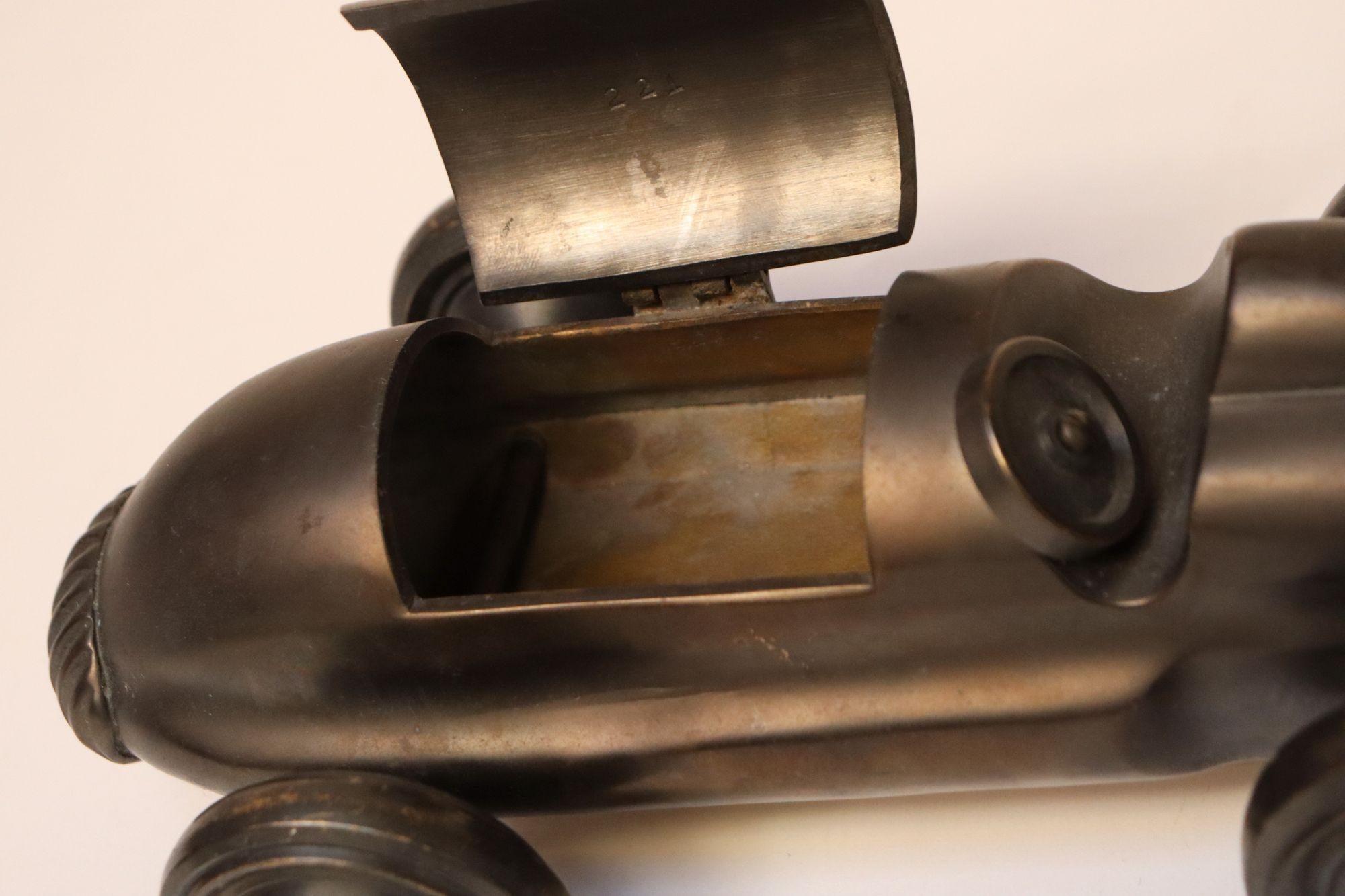Art Deco Race Car Roadster Model / Presse-papiers en bronze coulé en vente 2