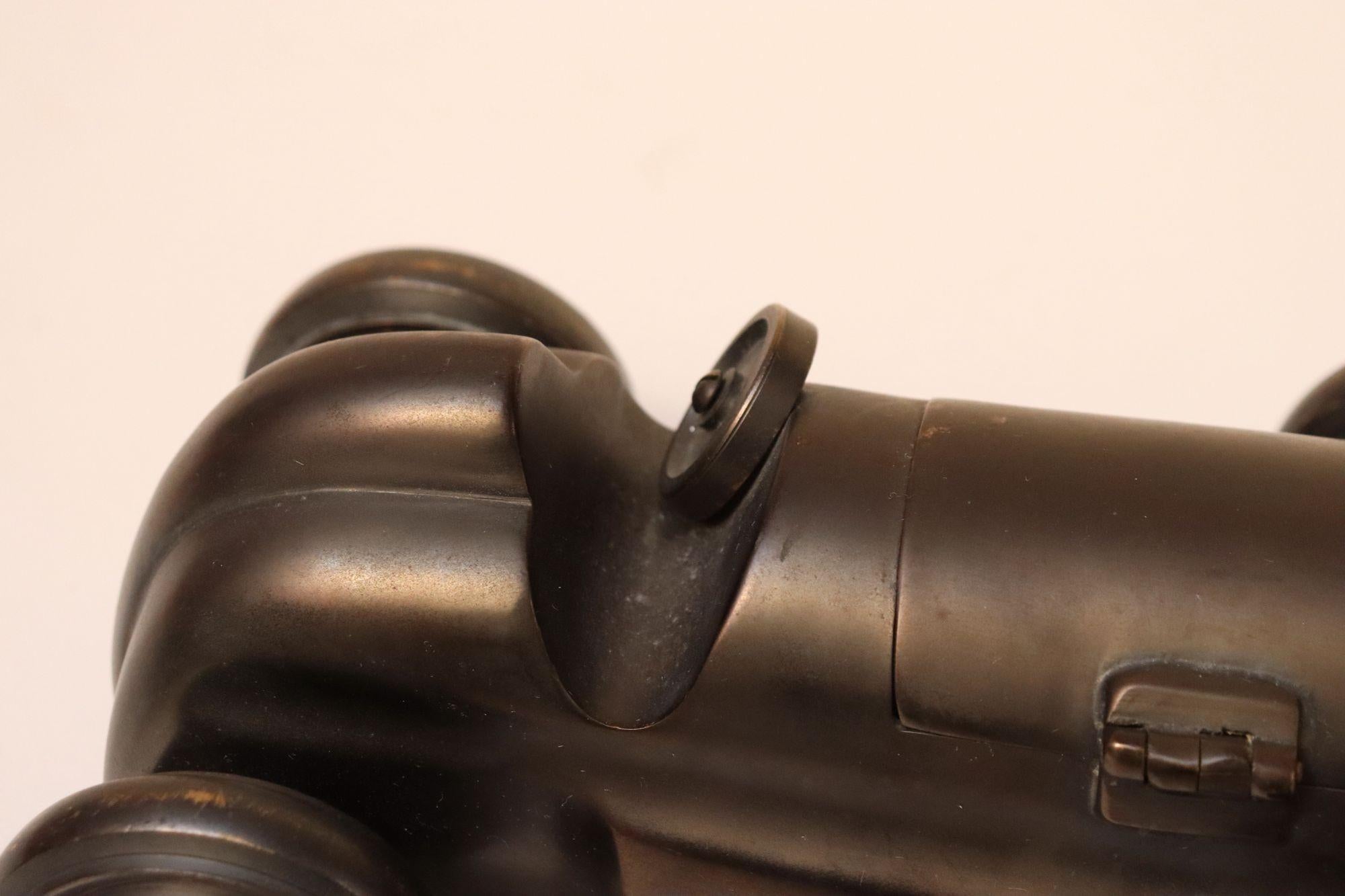 Art Deco Race Car Roadster Model / Presse-papiers en bronze coulé en vente 8