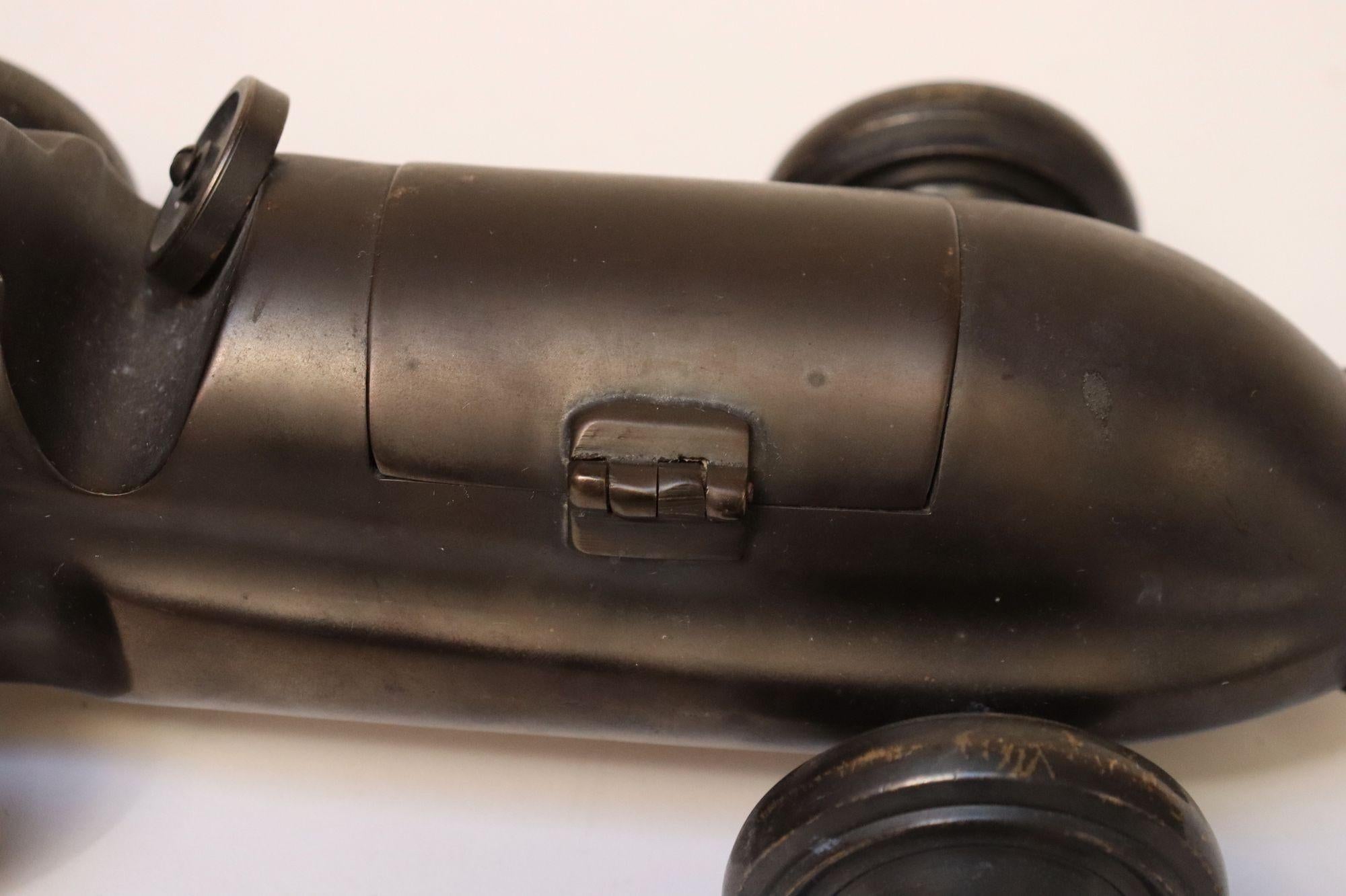 Art Deco Race Car Roadster Model / Presse-papiers en bronze coulé en vente 9