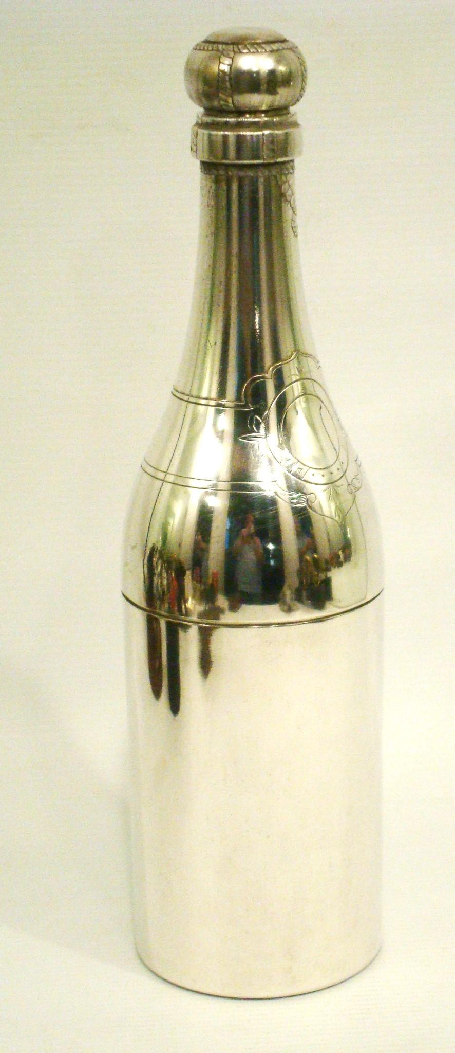 Art Deco Rare Silvered Champagne Bottle Cocktail Shaker. France 1930´s For Sale 1