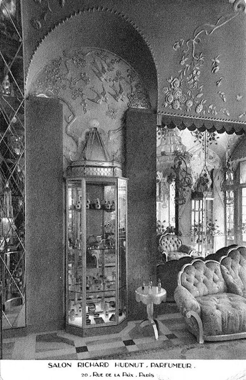 Art Deco Rare Three Flowers Ladies Powder Vanity Compact, 1930s 2