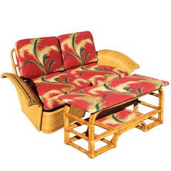 Restauriertes Art Deco Rattan Fan Arm Loveseat Sofa mit passendem Couchtisch